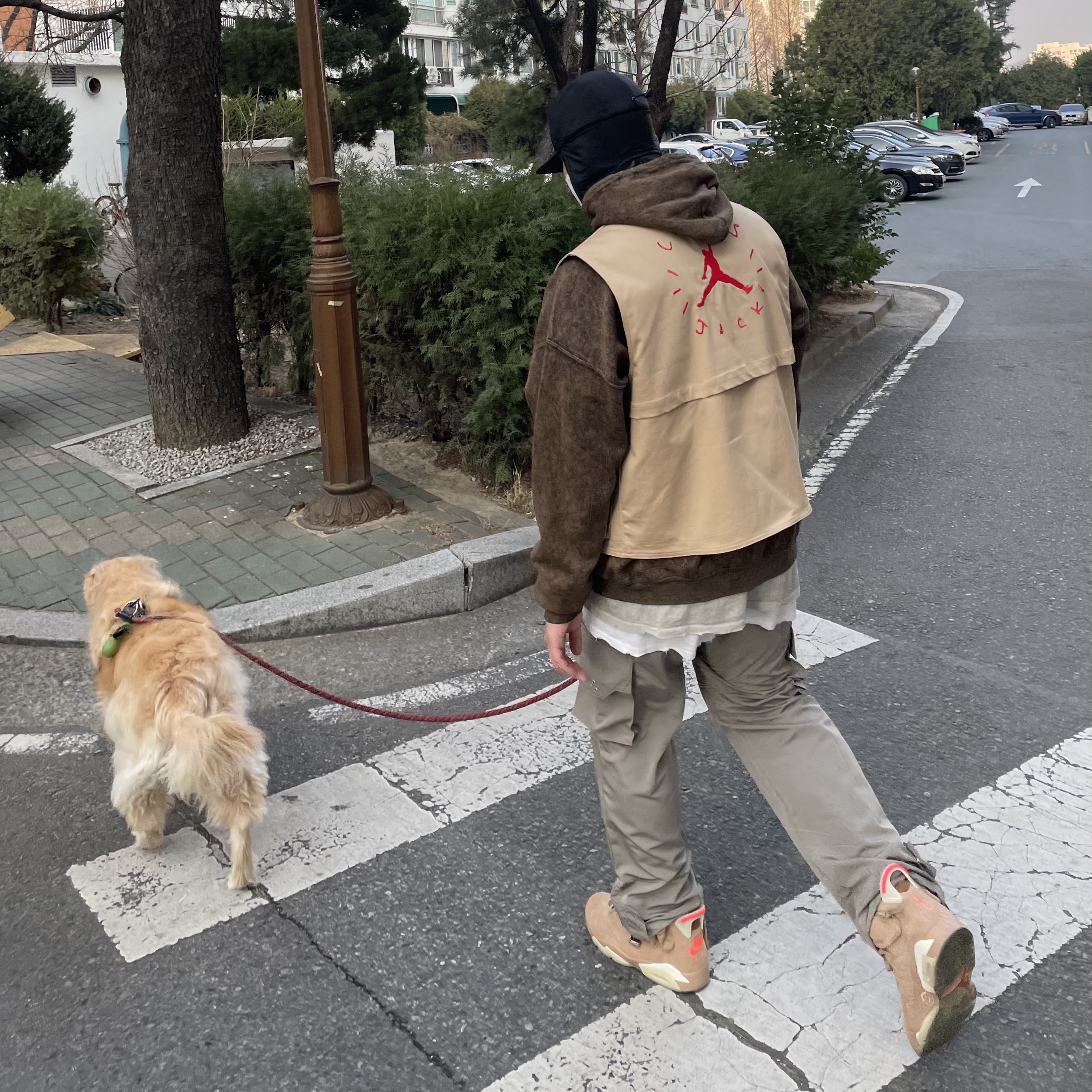 Nike ACG Warm AW84 Cap Black Anthracite, Jordan x Travis Scott Utility Vest - Asia 착용 스타일 - 2