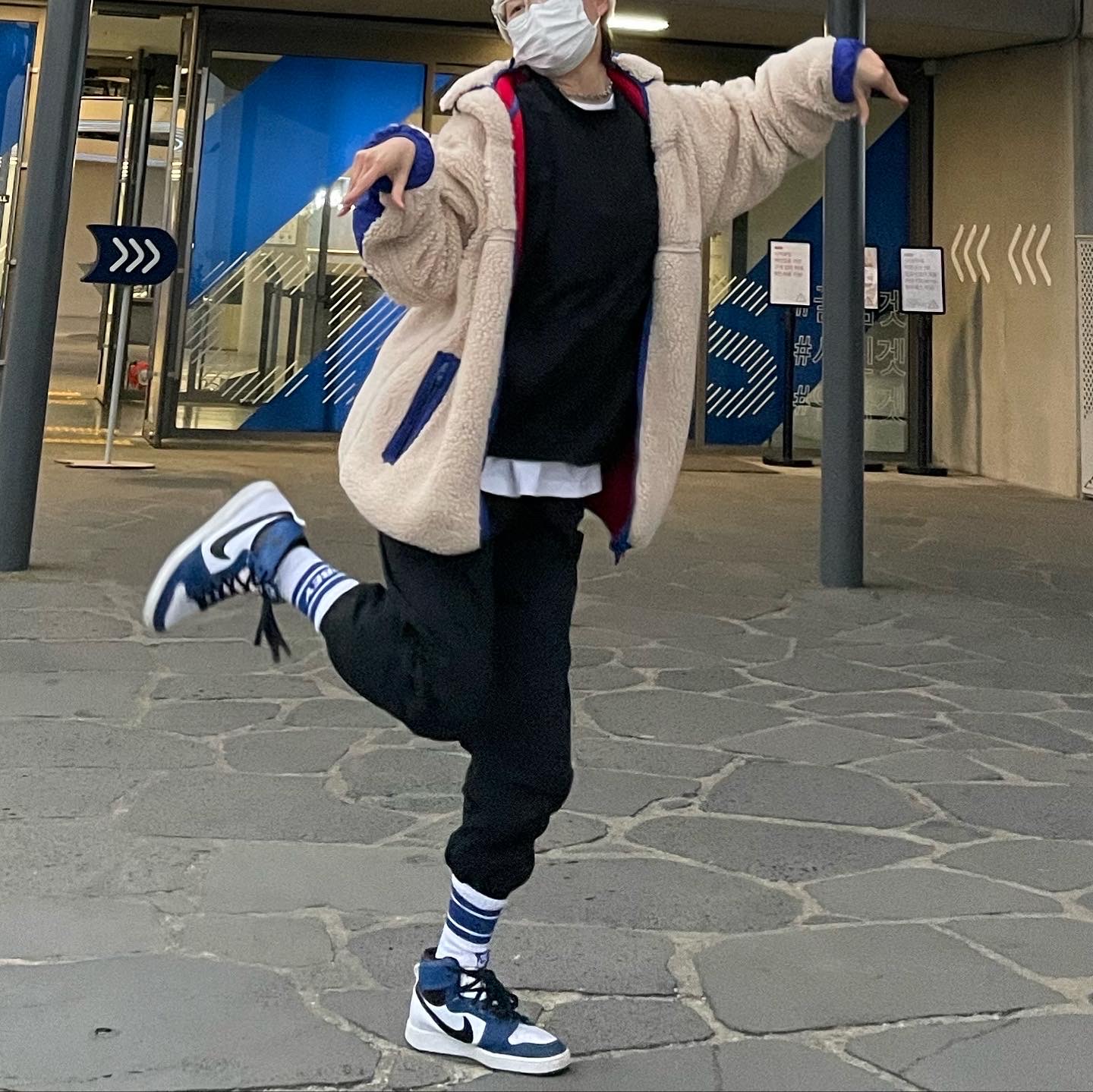Jordan 1 KO Storm Blue 착용 스타일 - 1