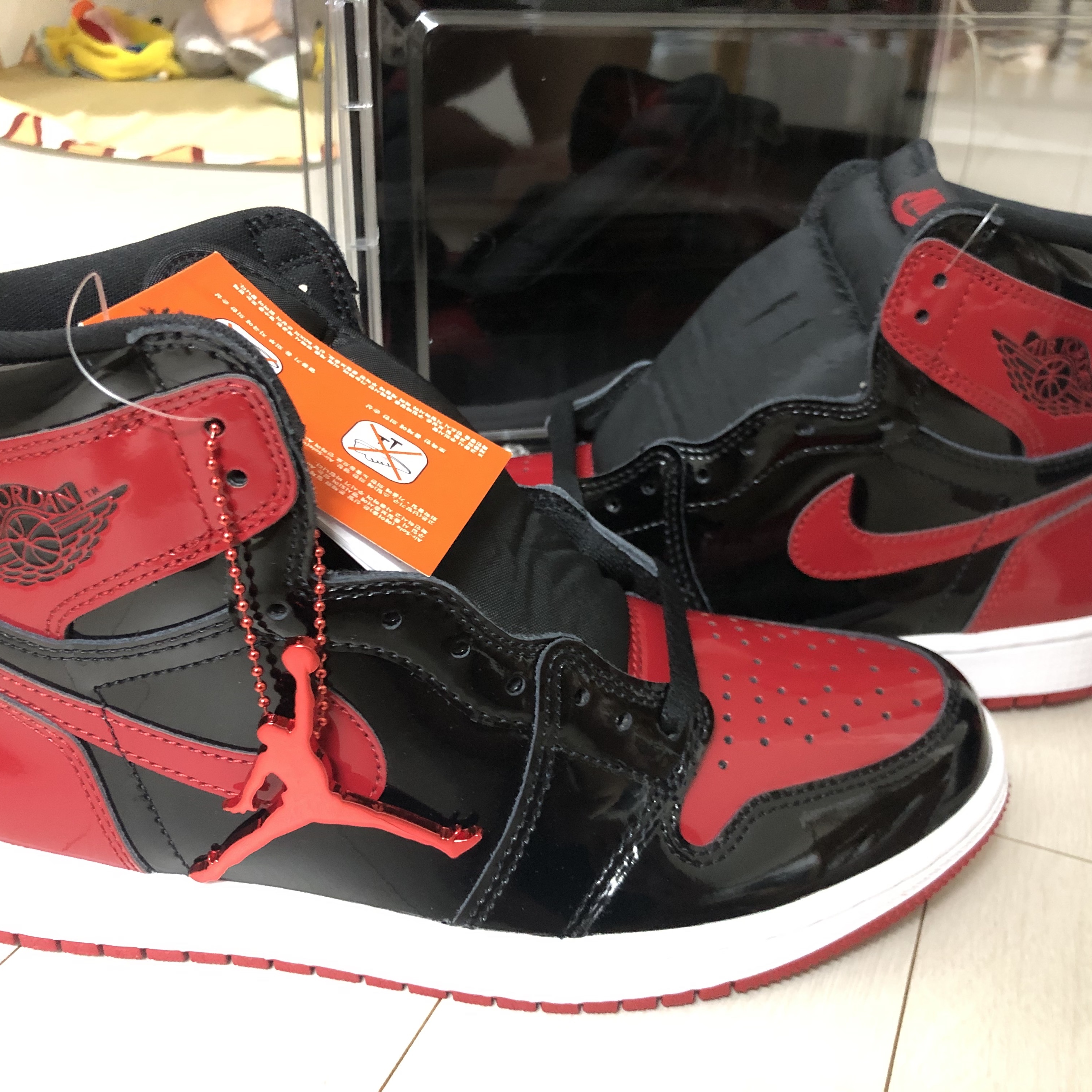 Jordan 1 Retro High OG Patent Bred 착용 스타일 - 1