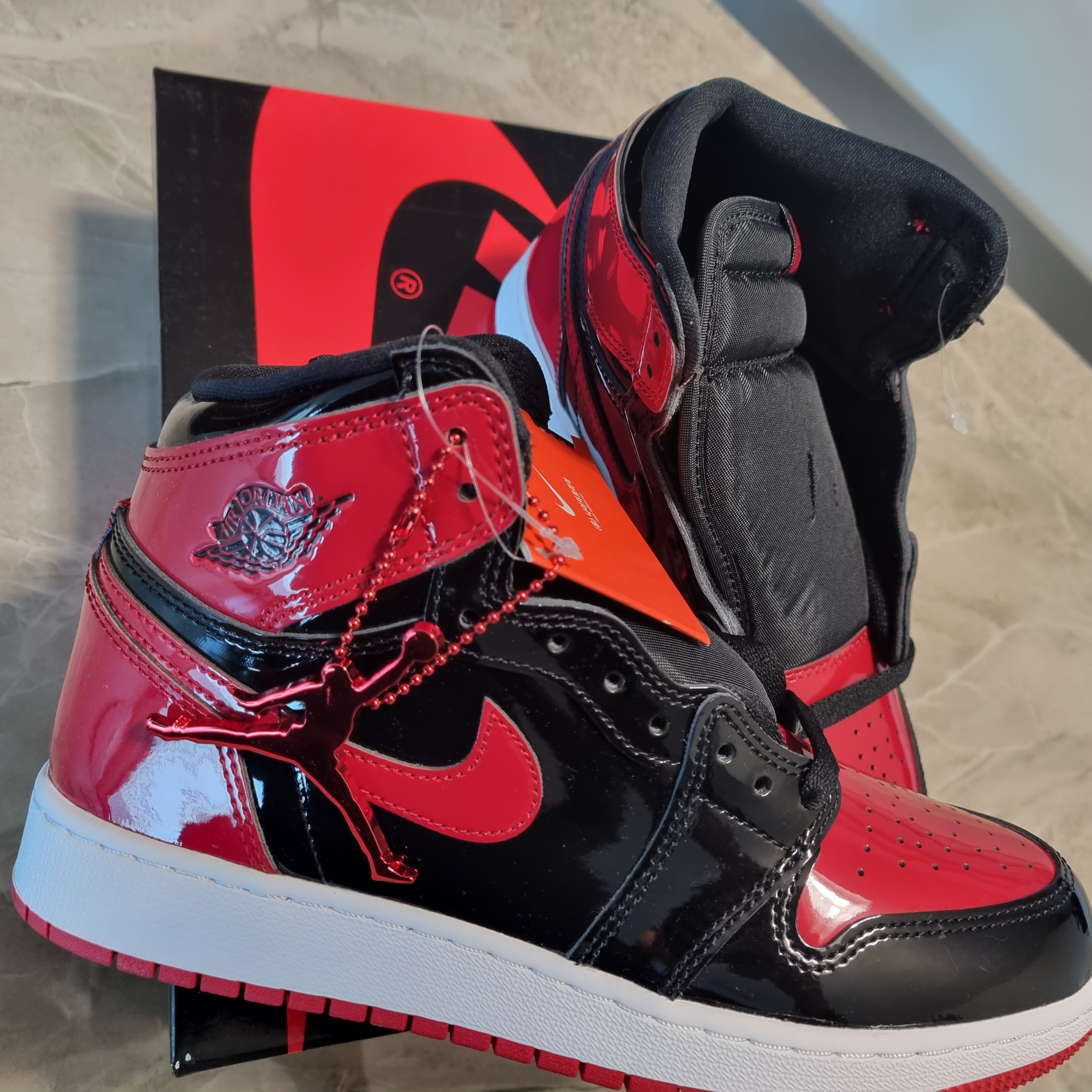 (GS) Jordan 1 Retro High OG Patent Bred 착용 스타일 - 1
