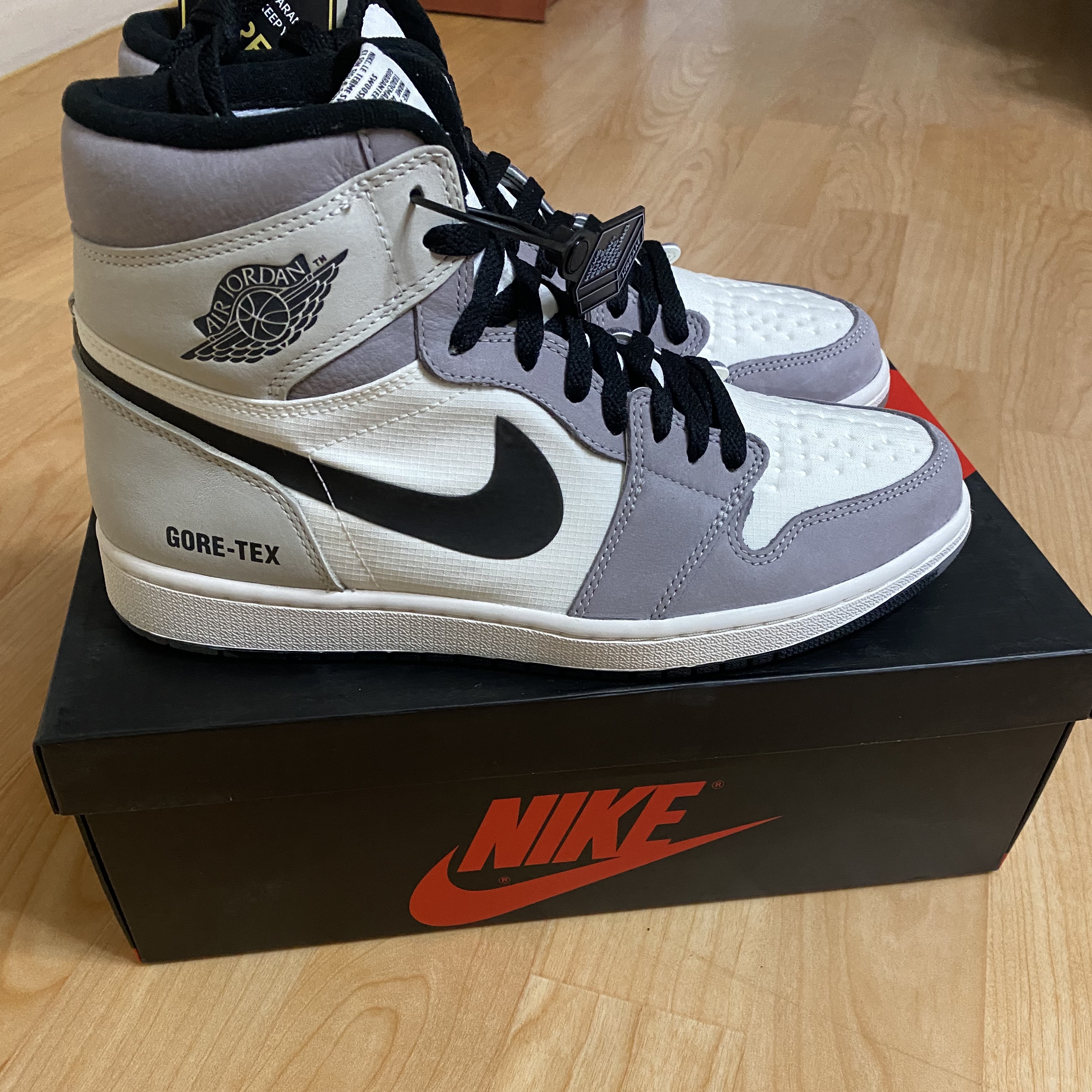 Jordan 1 Element Gore-Tex Sail 착용 스타일 - 2
