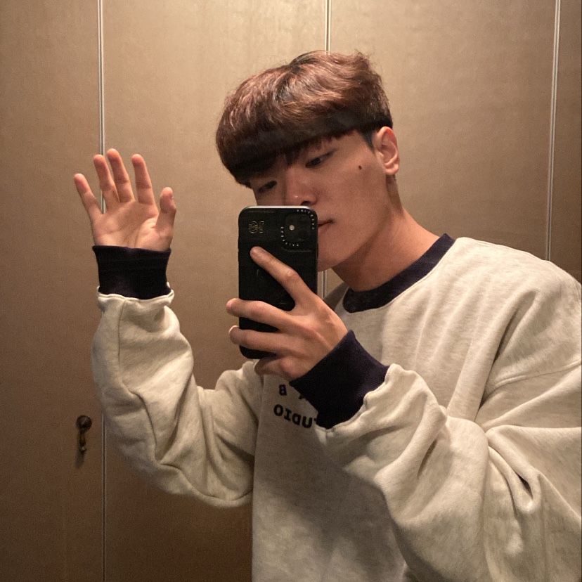 IAB Studio Sweatshirt Oatmeal Navy 착용 스타일 - 2