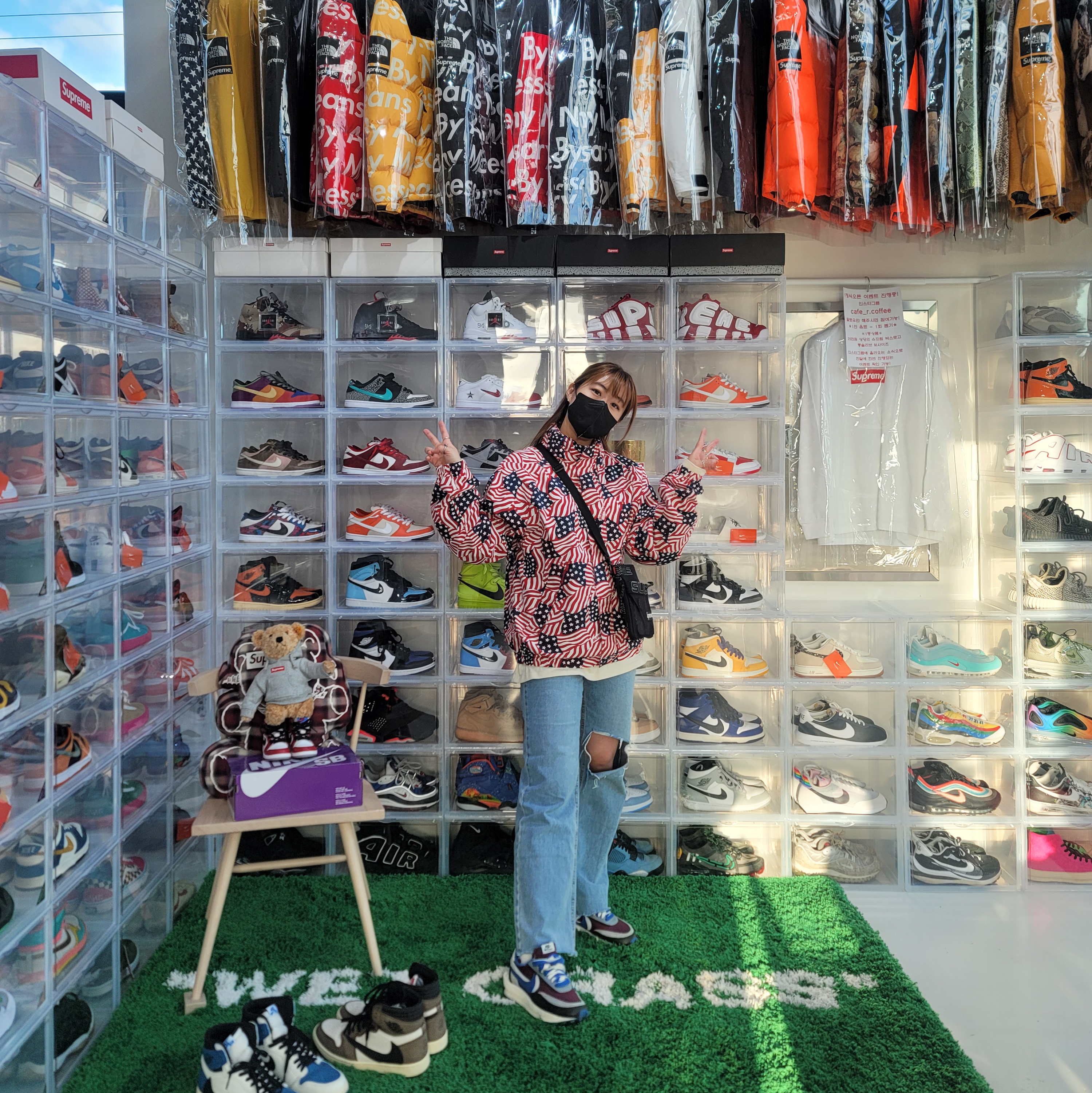 Nike x Sacai x Undercover LDWaffle Night Maroon Team Royal, Supreme Side Bag Black - 21FW 착용 스타일