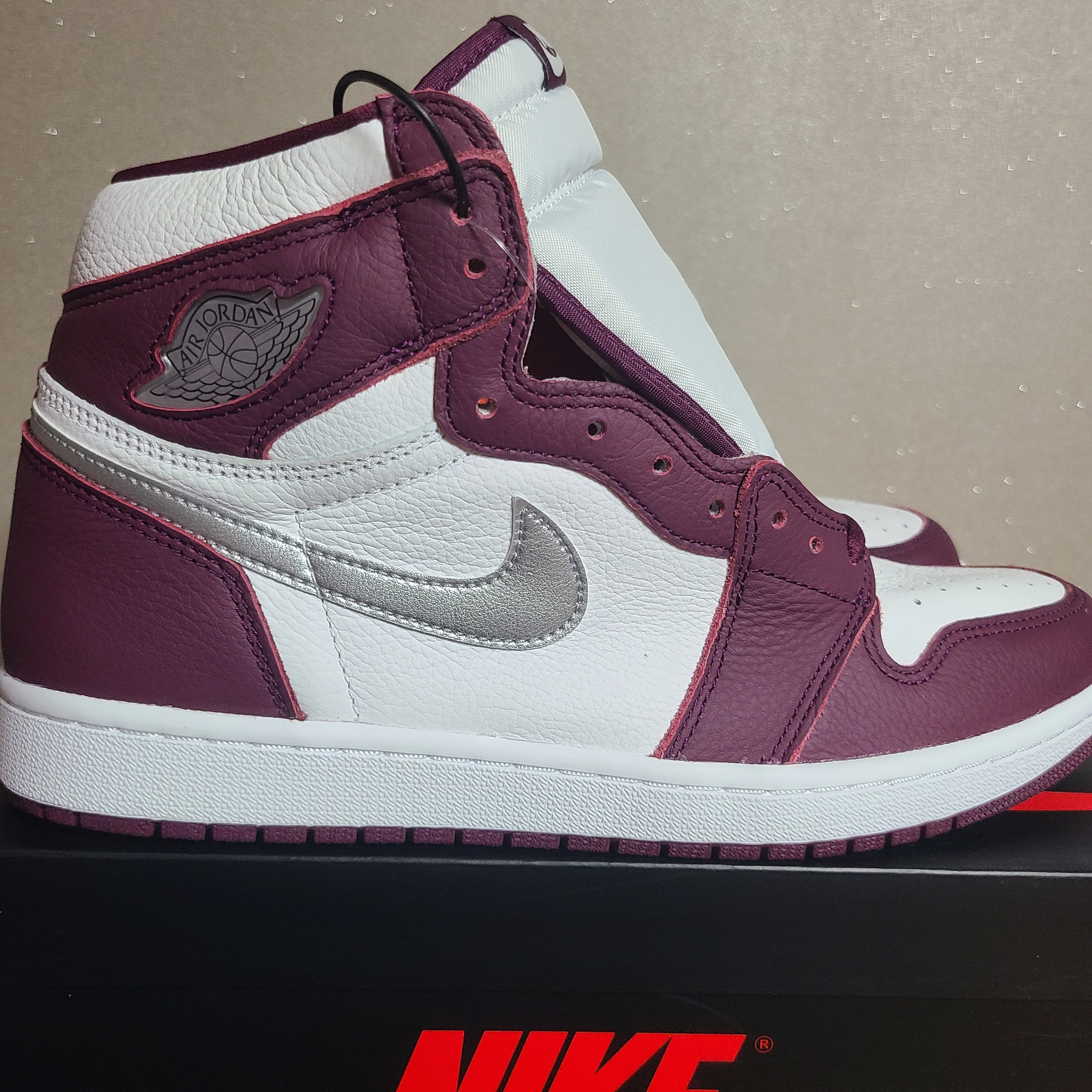 Jordan 1 Retro High OG Bordeaux 착용 스타일