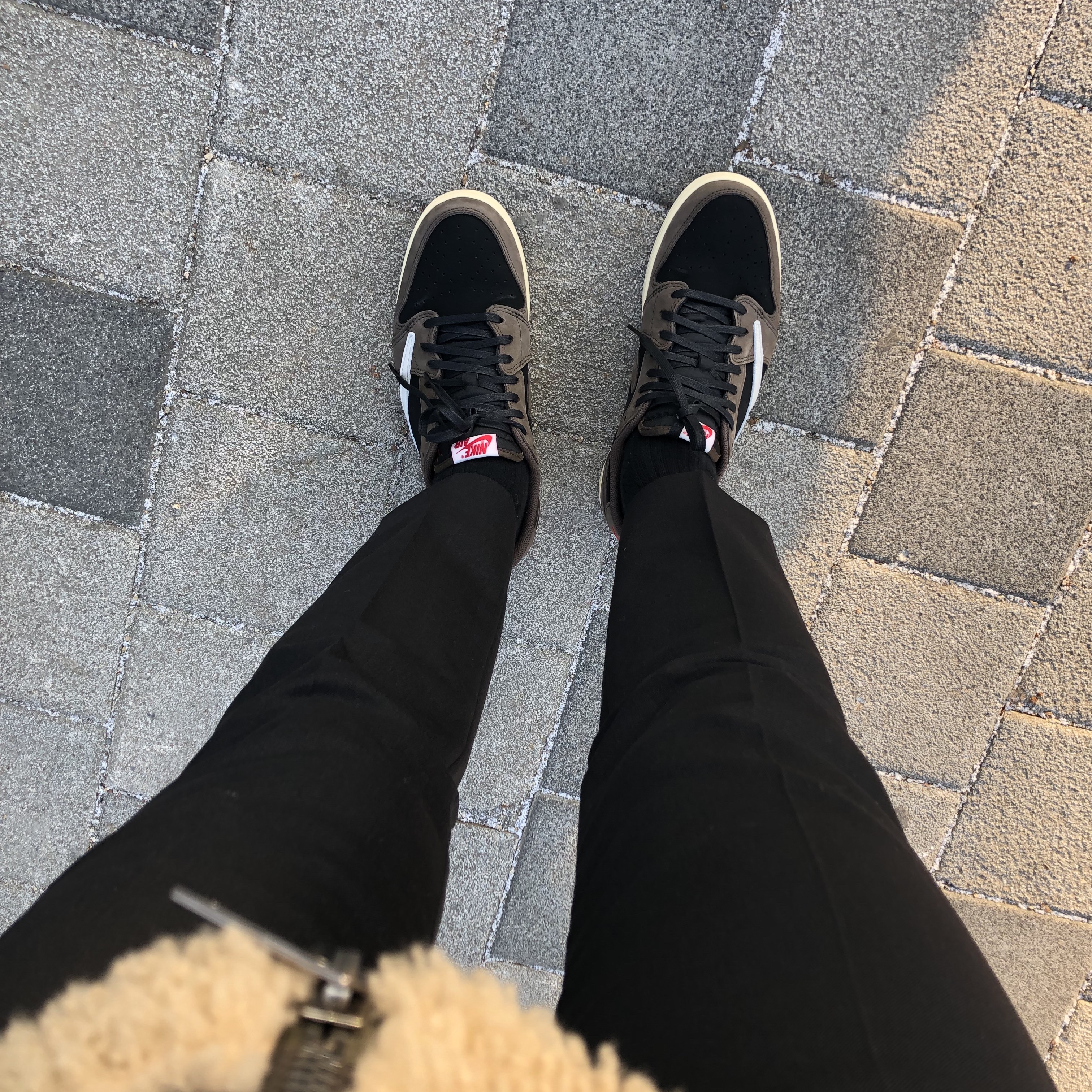 Jordan 1 x Travis Scott Retro Low OG SP Mocha 착용 스타일