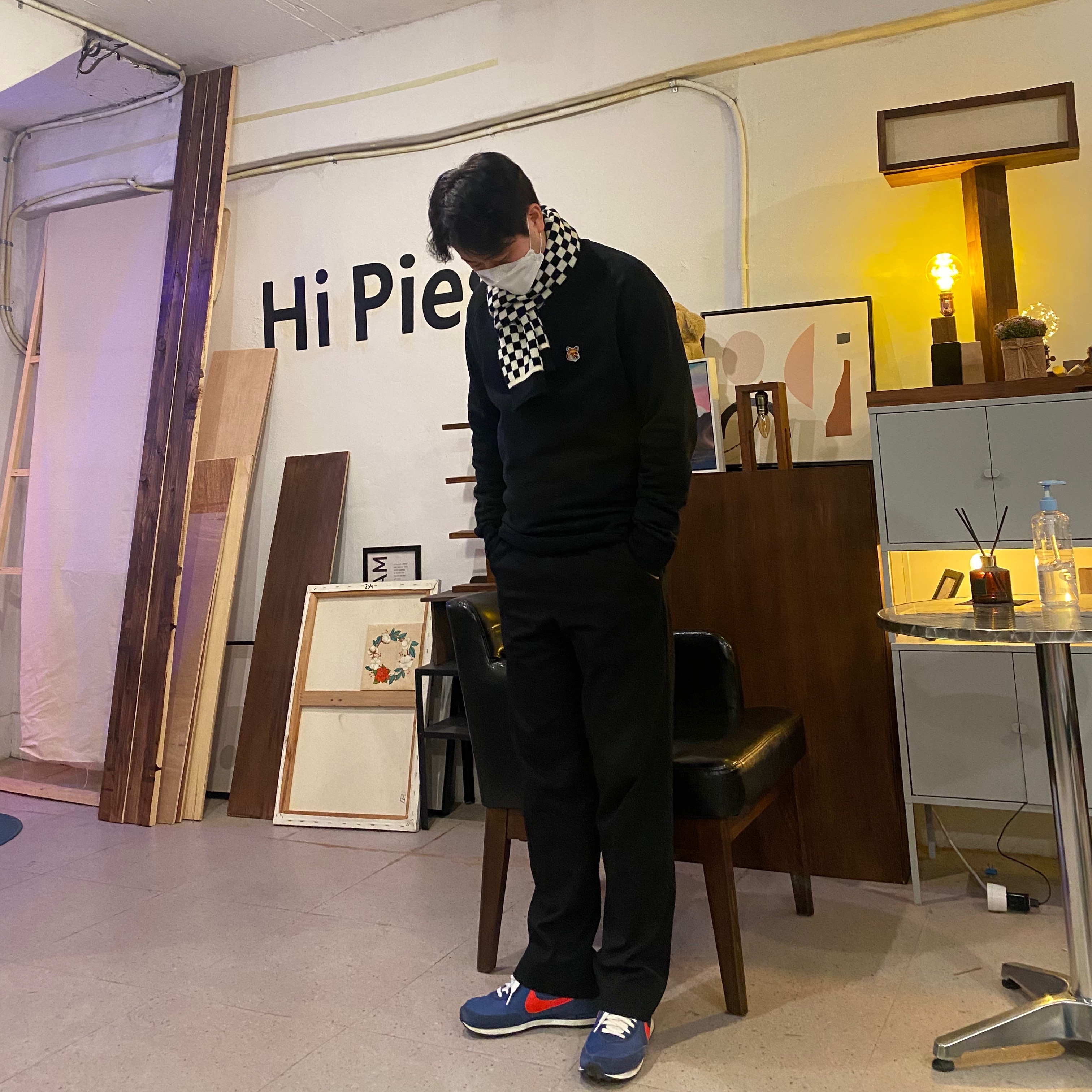 Nike Waffle Trainer 2 SP Midnight Navy, Maison Kitsune Fox Head Patch Classic Sweatshirt Black 착용 스타일 - 1