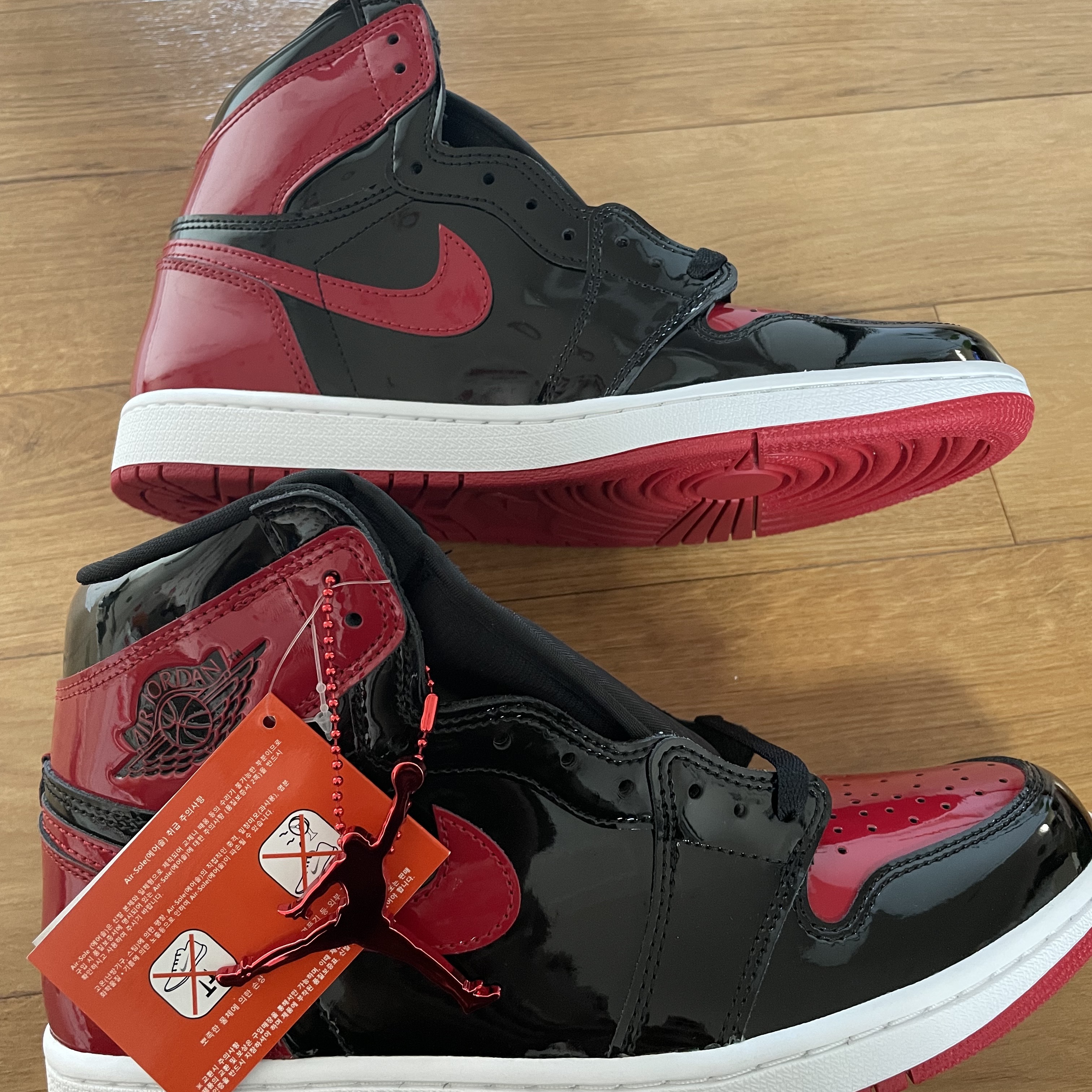 Jordan 1 Retro High OG Patent Bred 착용 스타일 - 1