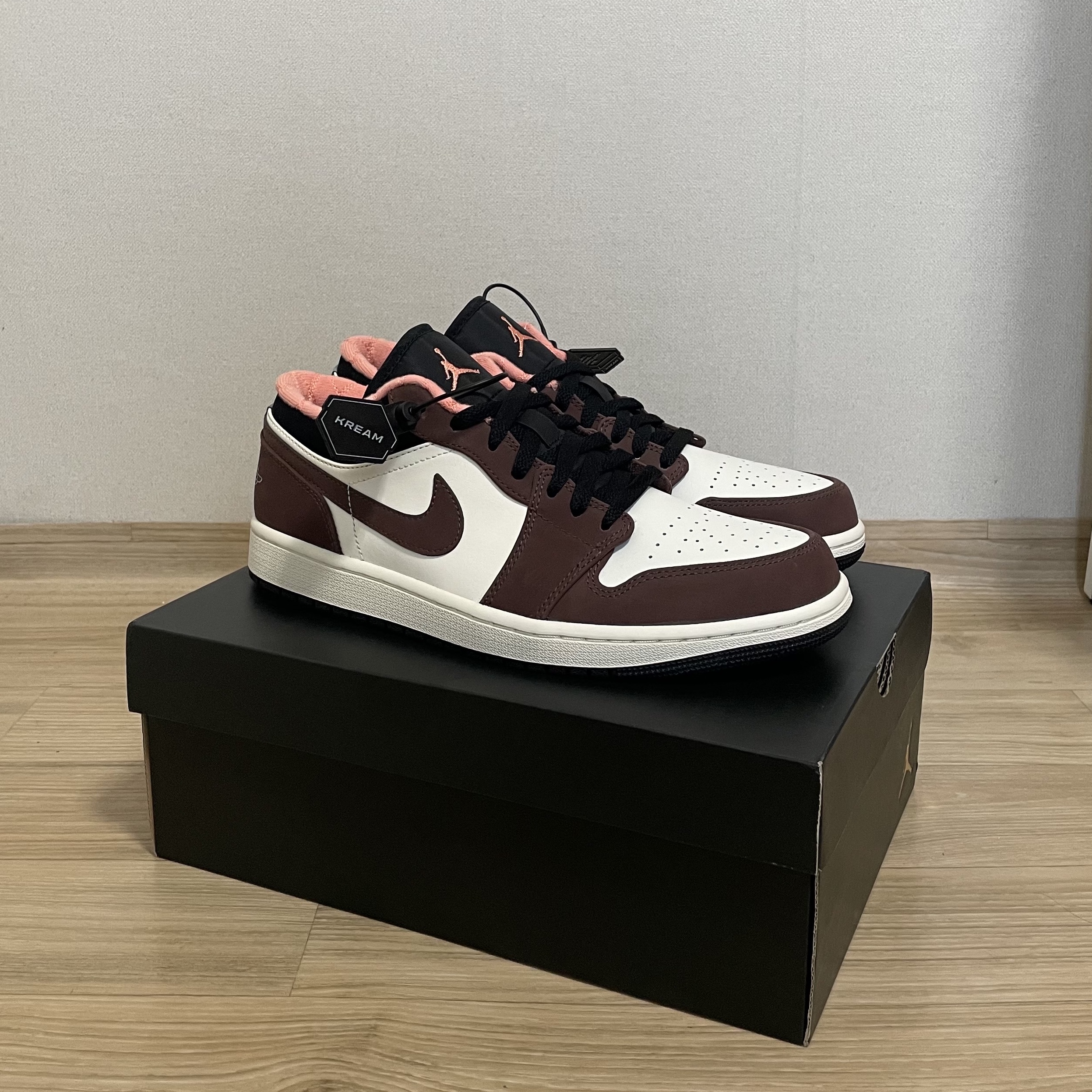 Jordan 1 Low SE Chocolate Bliss 착용 스타일 - 2