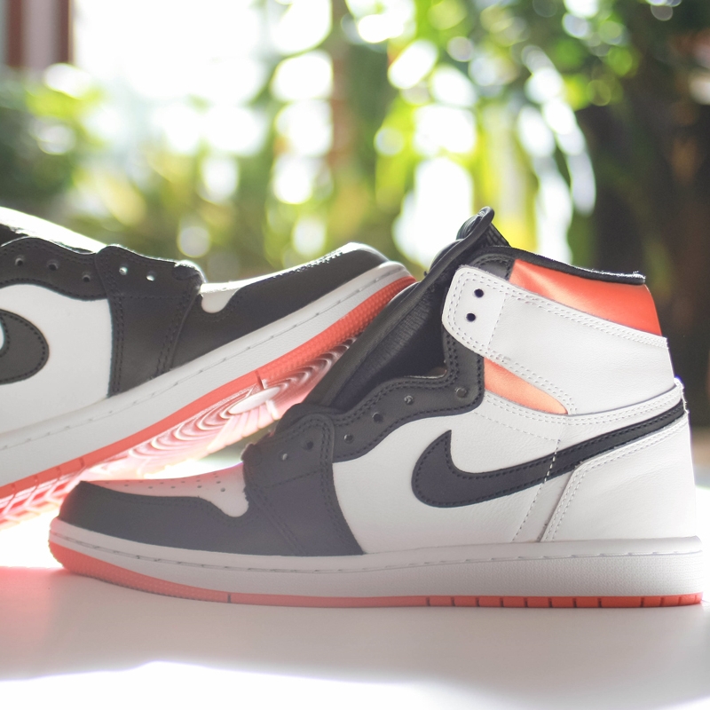 Jordan 1 Retro High OG Electro Orange 착용 스타일 - 4