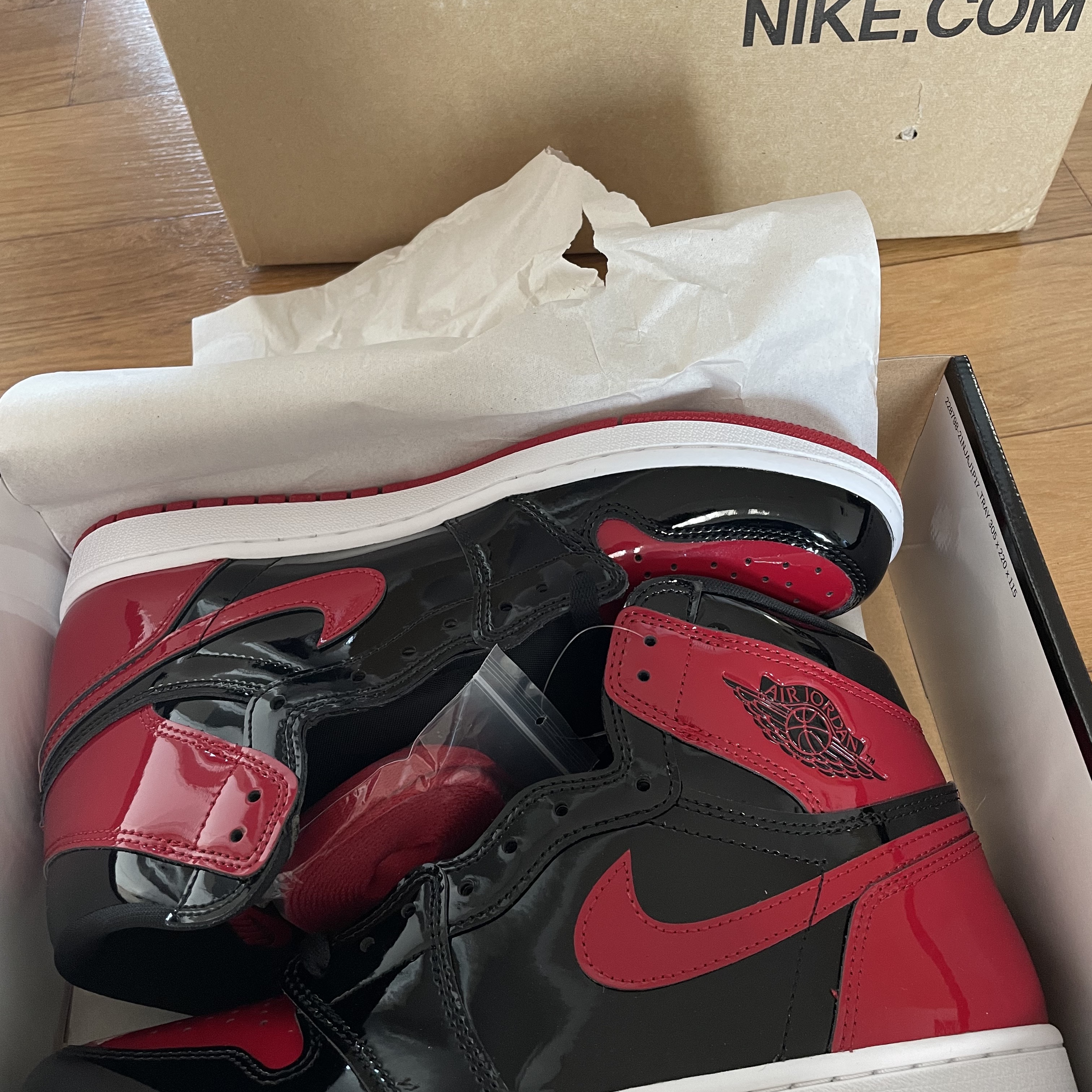Jordan 1 Retro High OG Patent Bred 착용 스타일 - 2