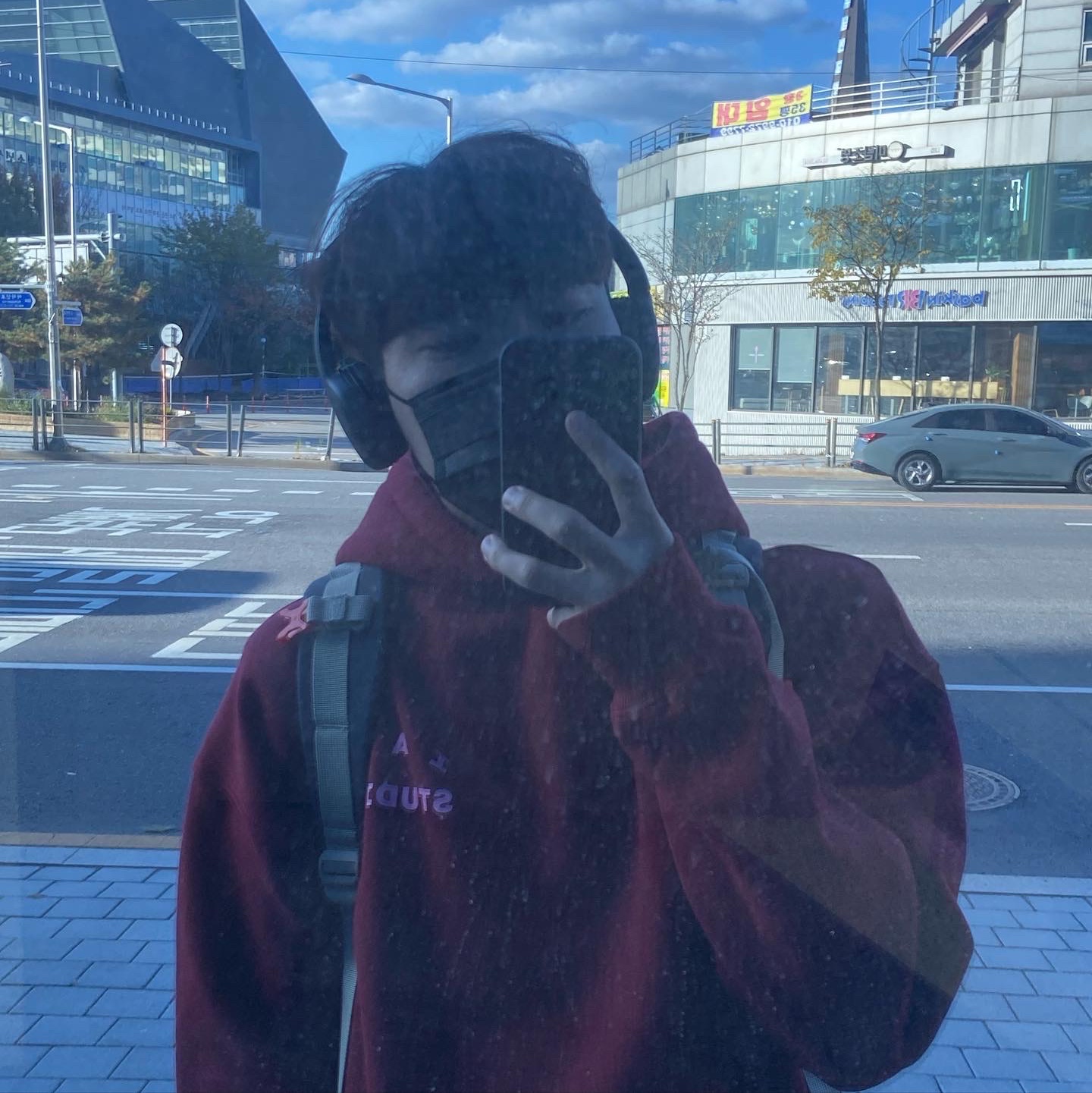 IAB Studio Hoodie Raspberry 착용 스타일 - 3