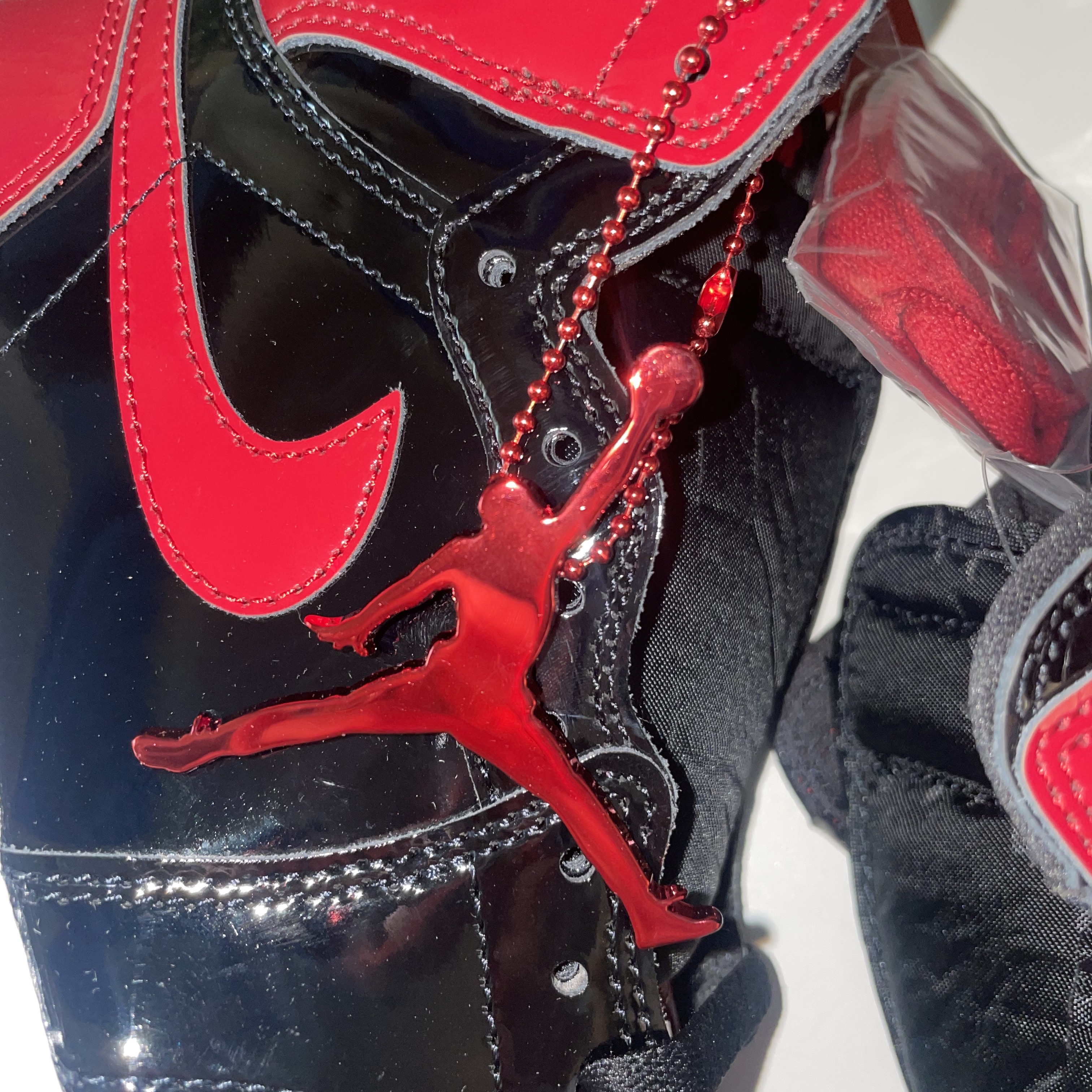 Jordan 1 Retro High OG Patent Bred 착용 스타일 - 3