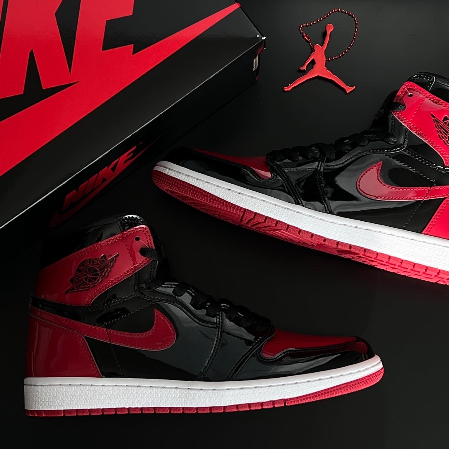 Jordan 1 Retro High OG Patent Bred 착용 스타일 - 1