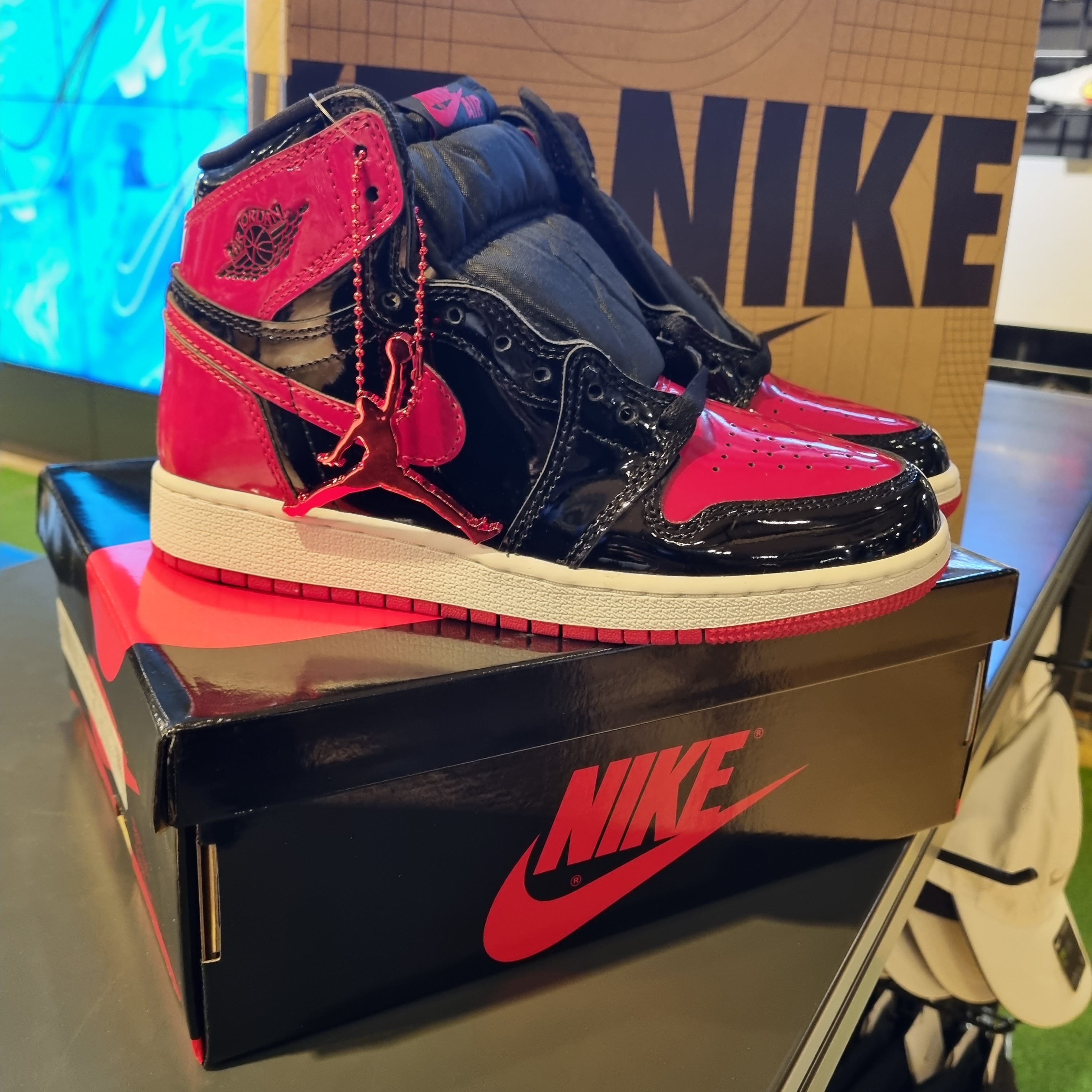 (GS) Jordan 1 Retro High OG Patent Bred 착용 스타일 - 1