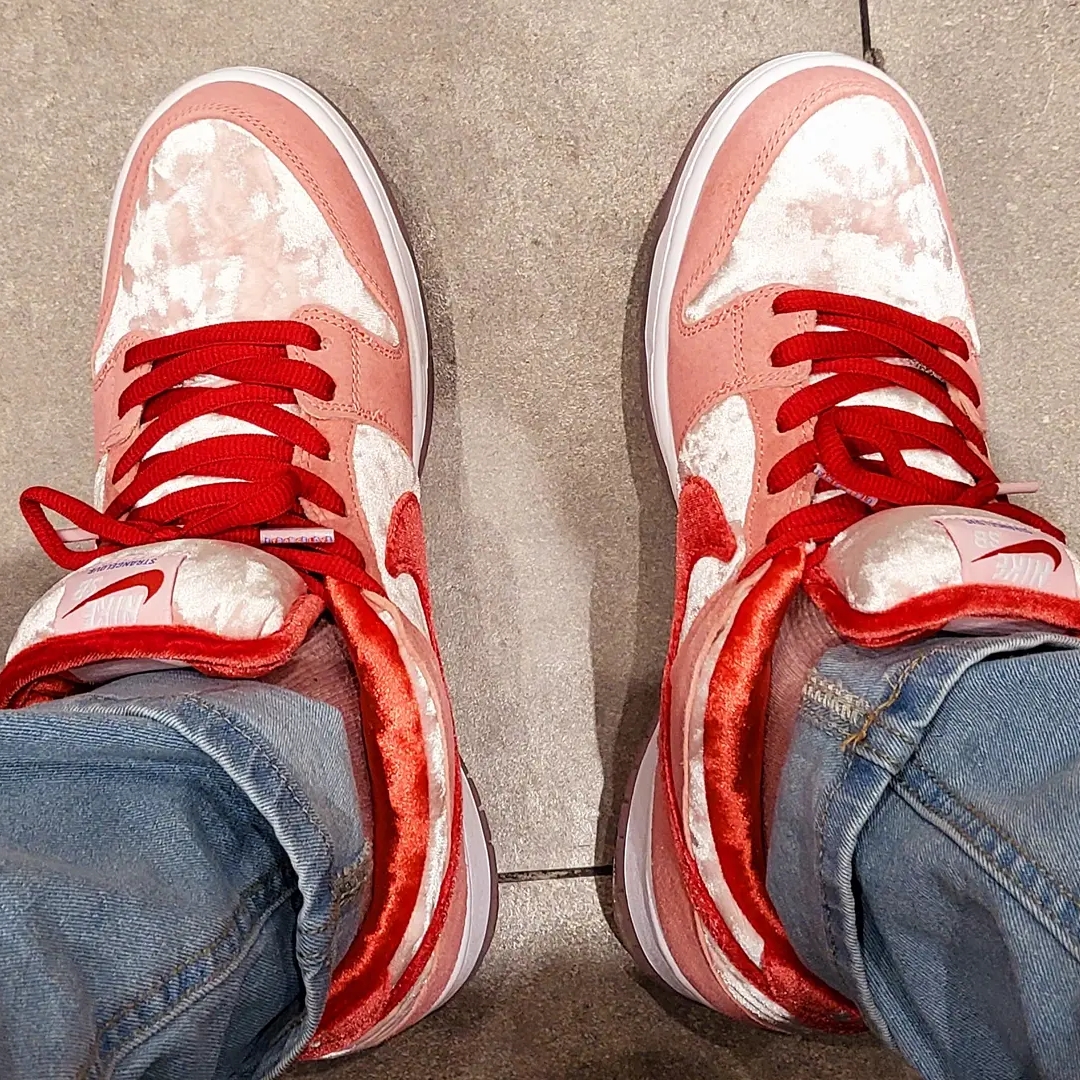 Nike x Travis Scott SB Dunk Low, Nike x Carpet Company SB Dunk High PRM QS Royal Pulse 착용 스타일 - 4