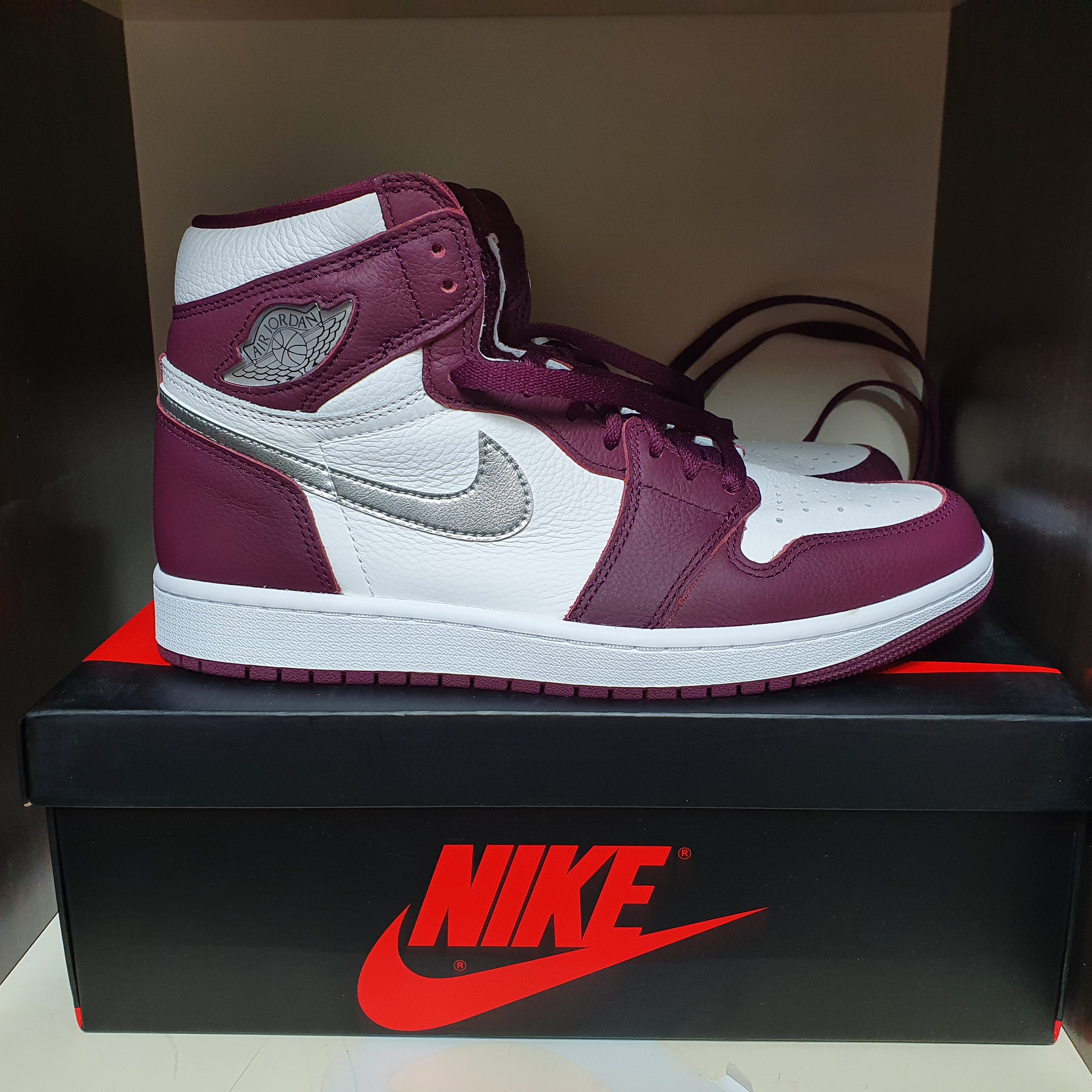 Jordan 1 Retro High OG Bordeaux 착용 스타일