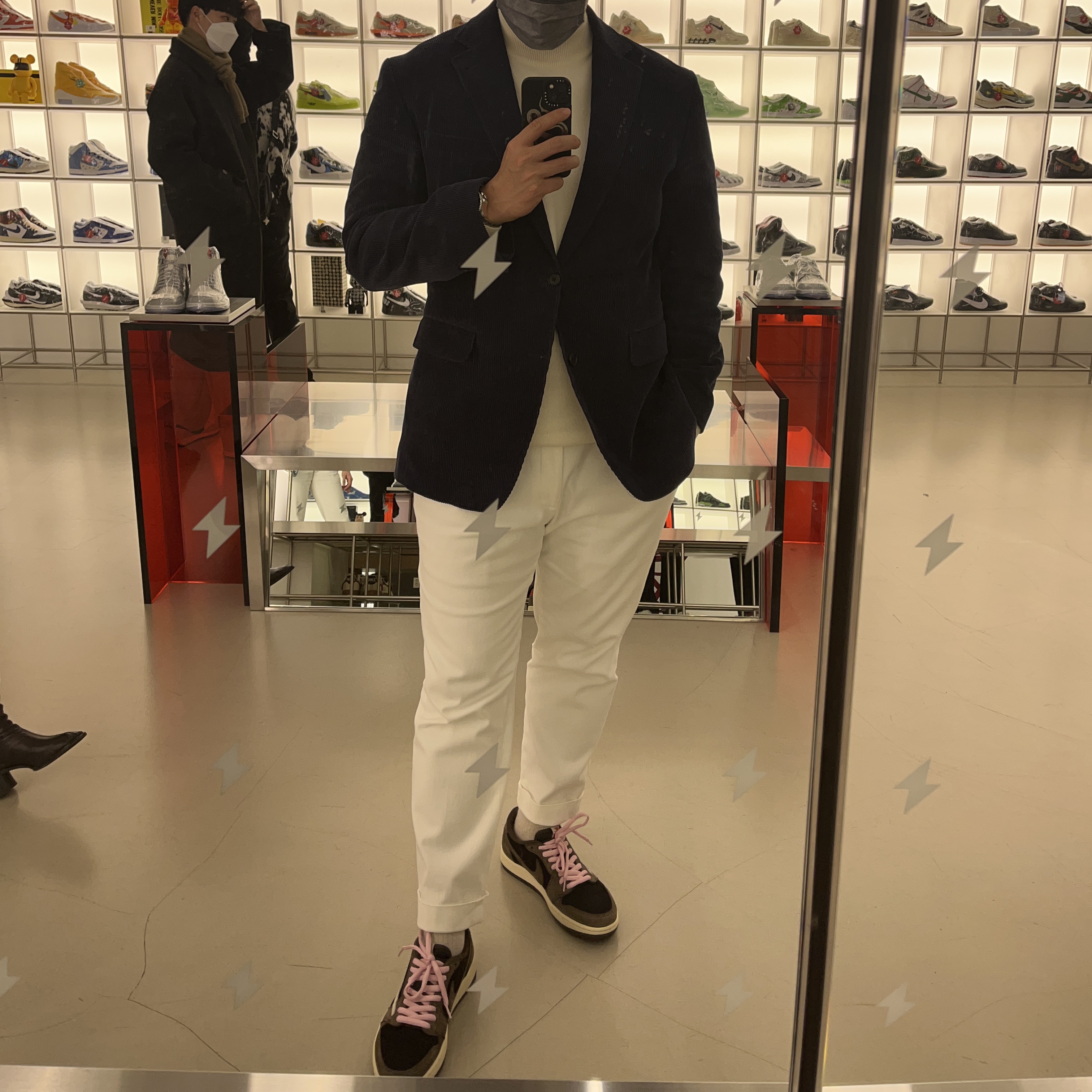 Jordan 1 x Travis Scott Retro Low OG SP Mocha 착용 스타일