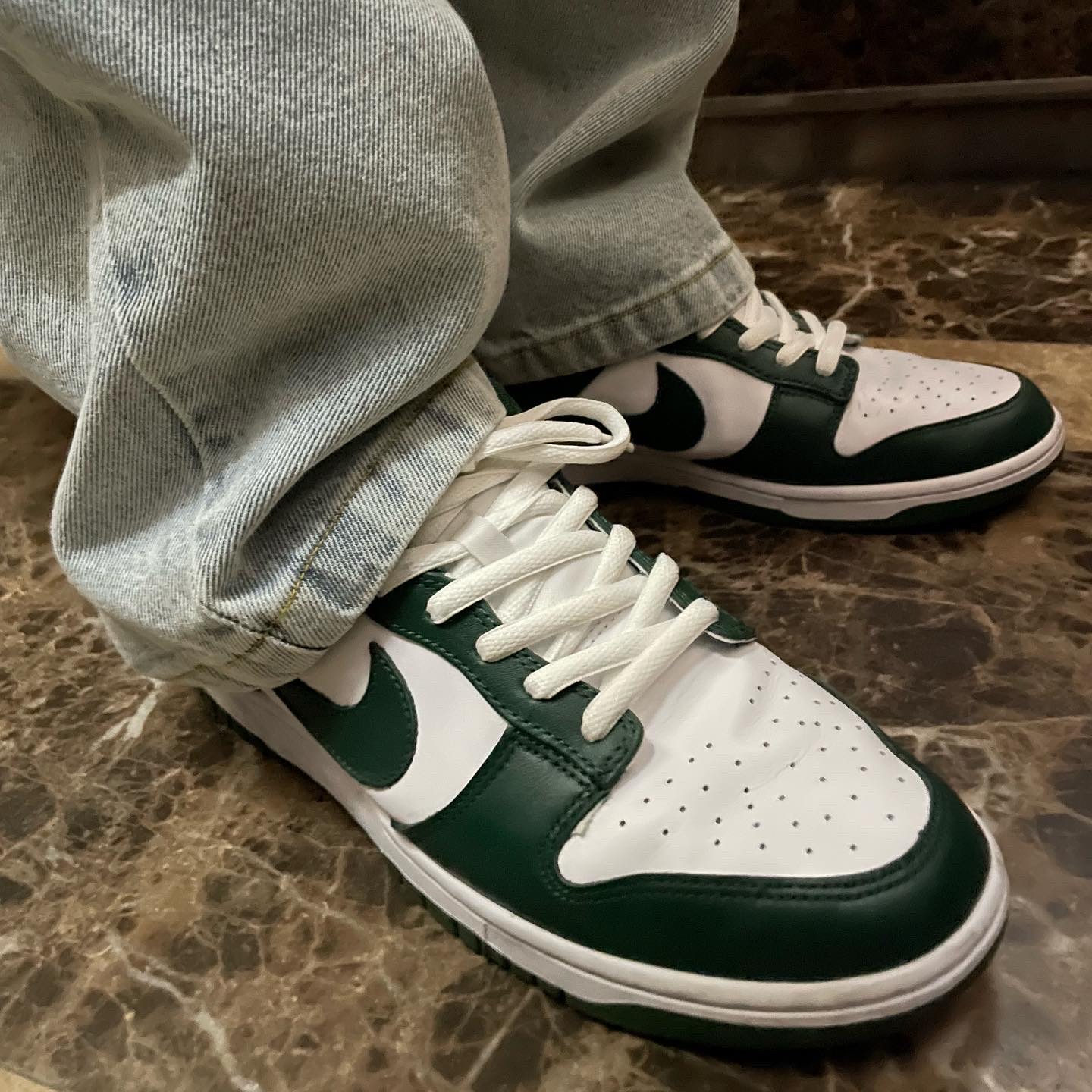 Nike Dunk Low Retro Varsity Green 착용 스타일 - 2