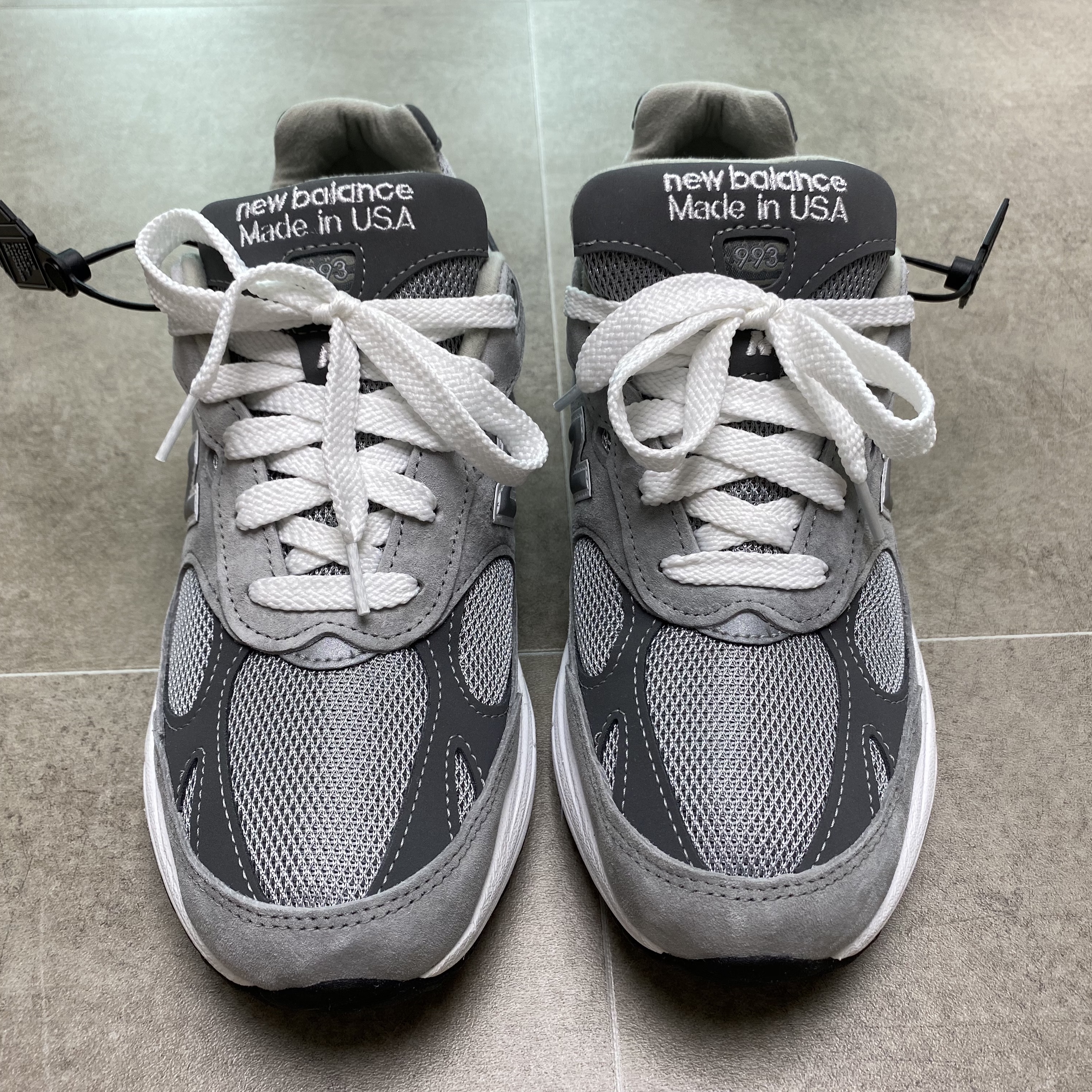 (W) New Balance 993 Made in USA Grey - B Standard 착용 스타일 - 1