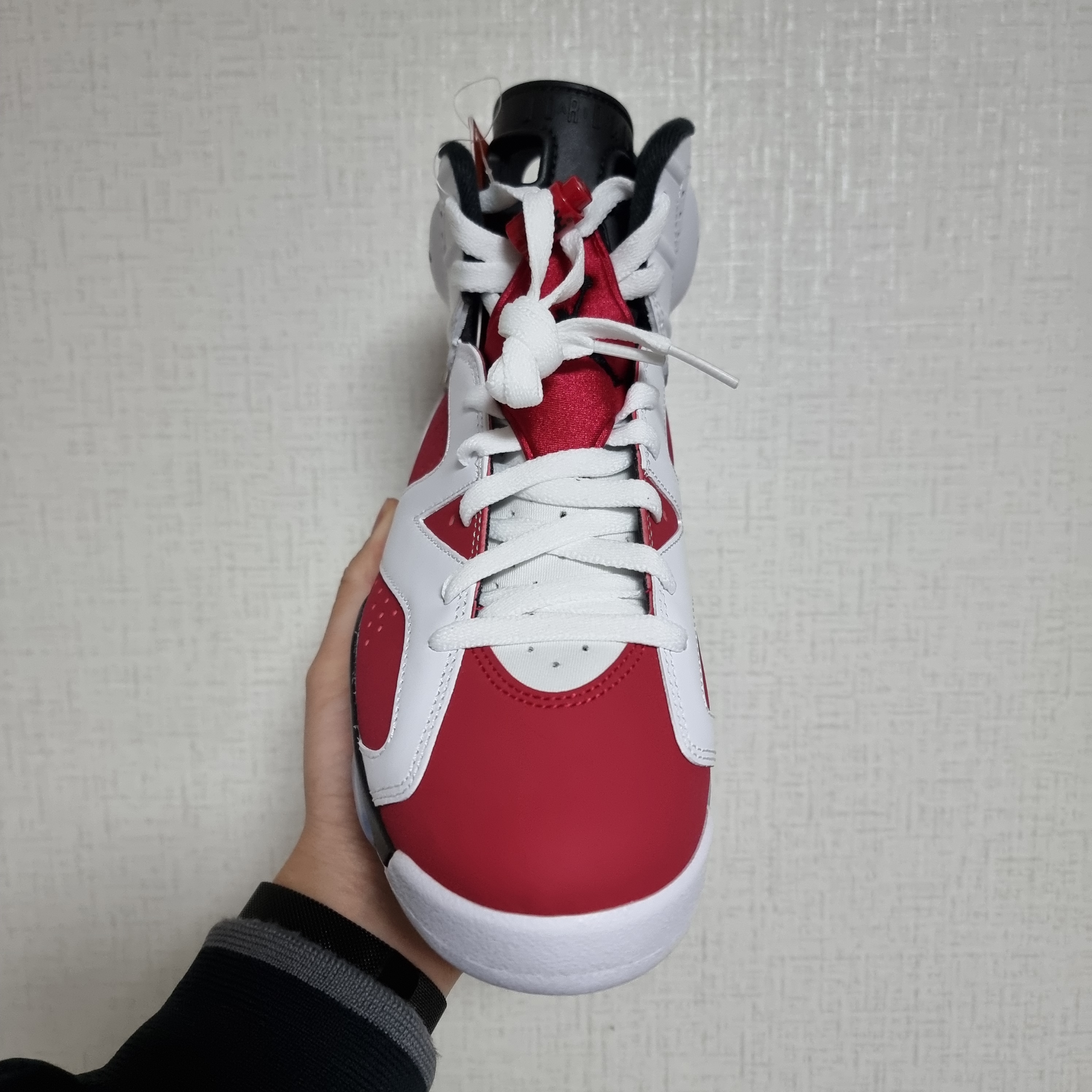 Jordan 6 Retro Carmine 2021 착용 스타일 - 2