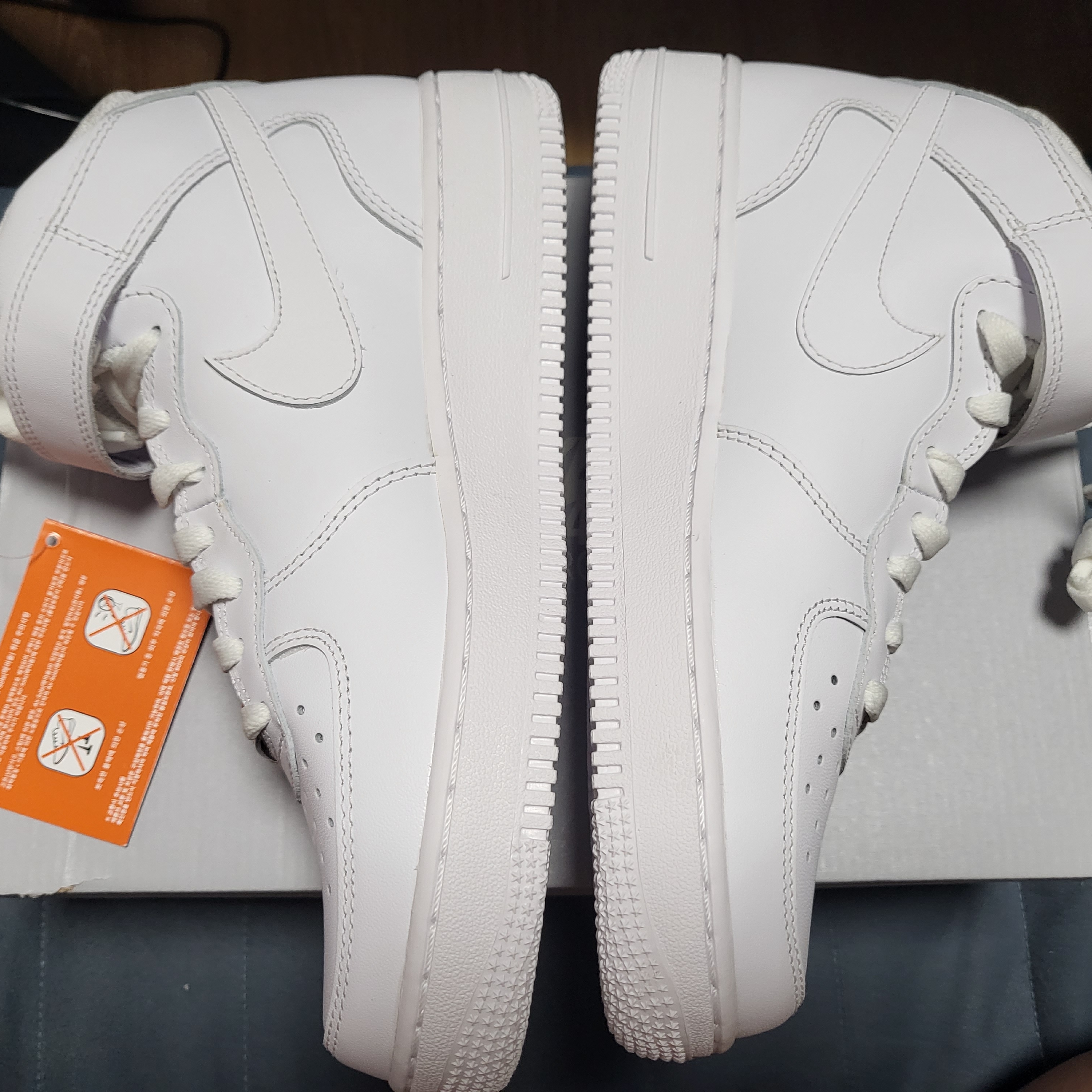 Nike Dunk Low Retro Championship Court Purple, Nike Air Force 1 Mid '07 White 착용 스타일 - 3