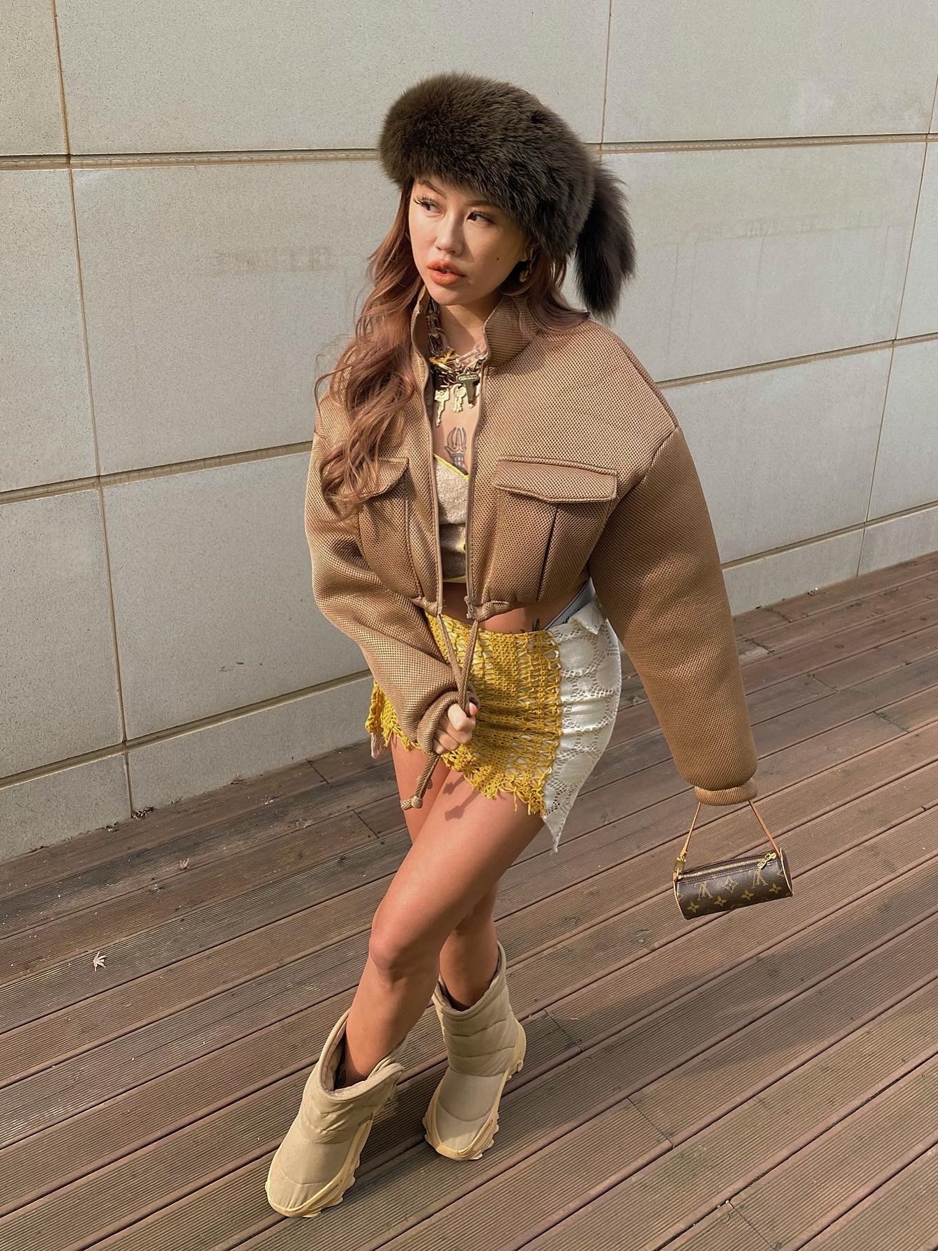 Adidas Yeezy NSLTD Boot Khaki 착용 스타일 - 2