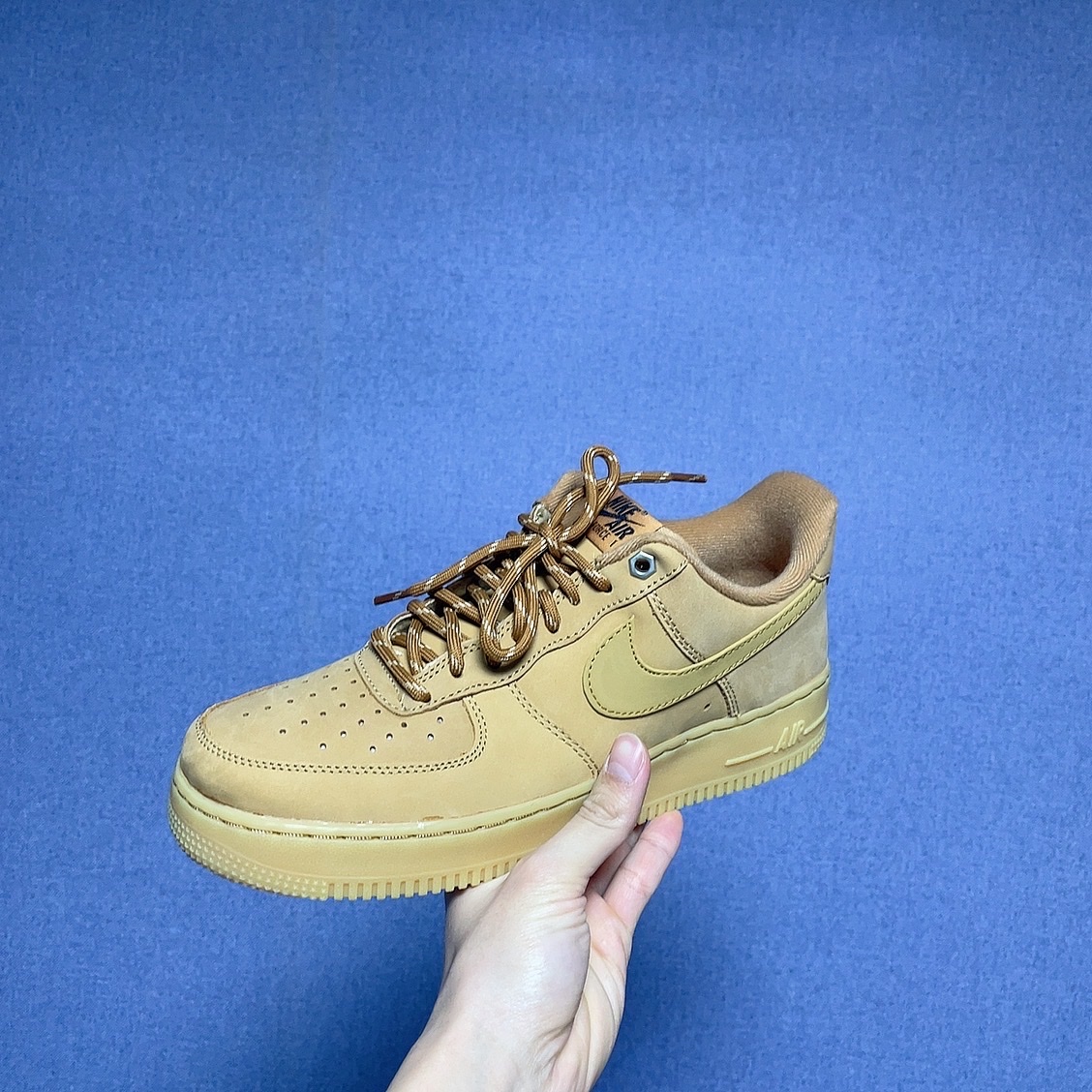 Nike Air Force 1 '07 WB Flax 착용 스타일