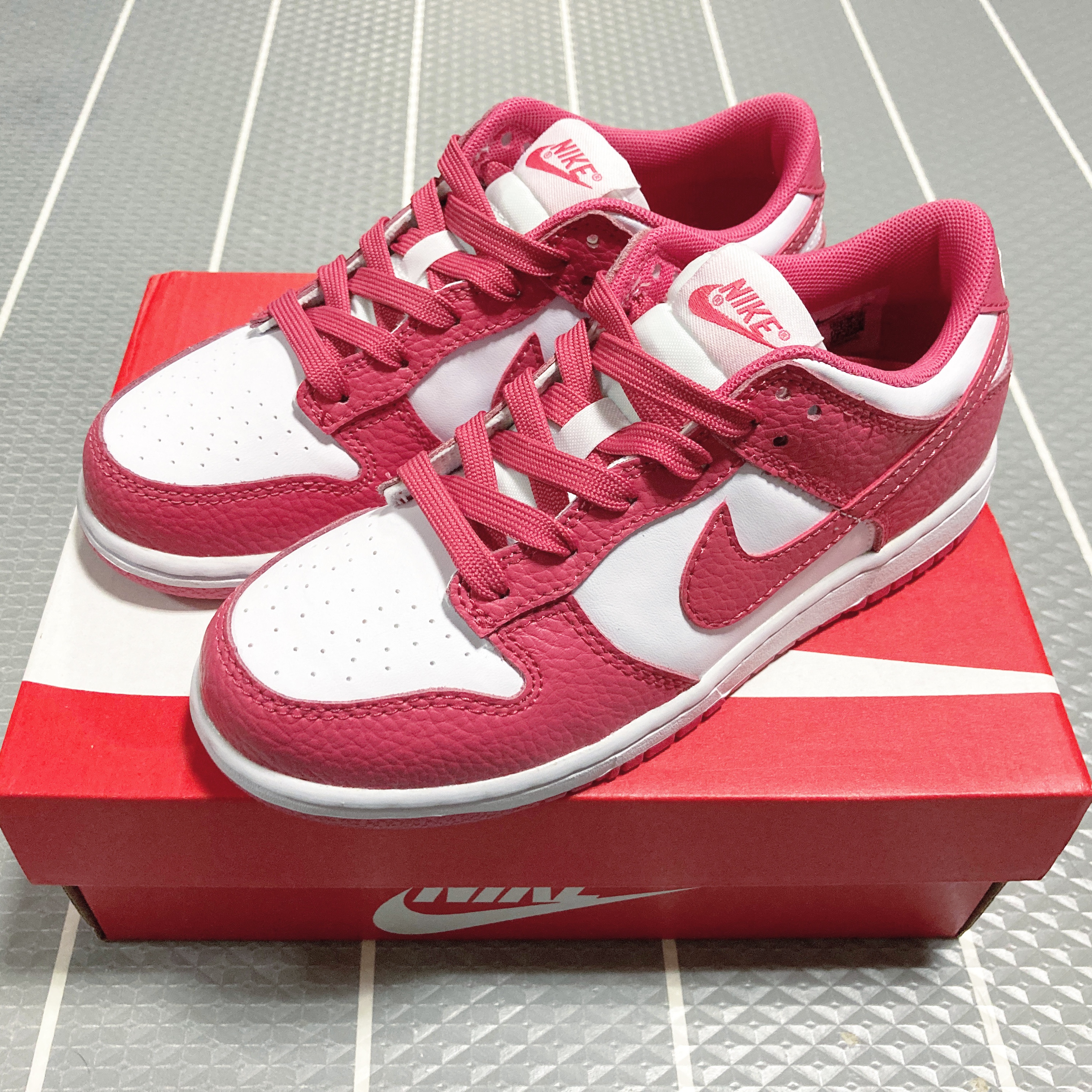 (PS) Nike Dunk Low Archeo Pink 착용 스타일