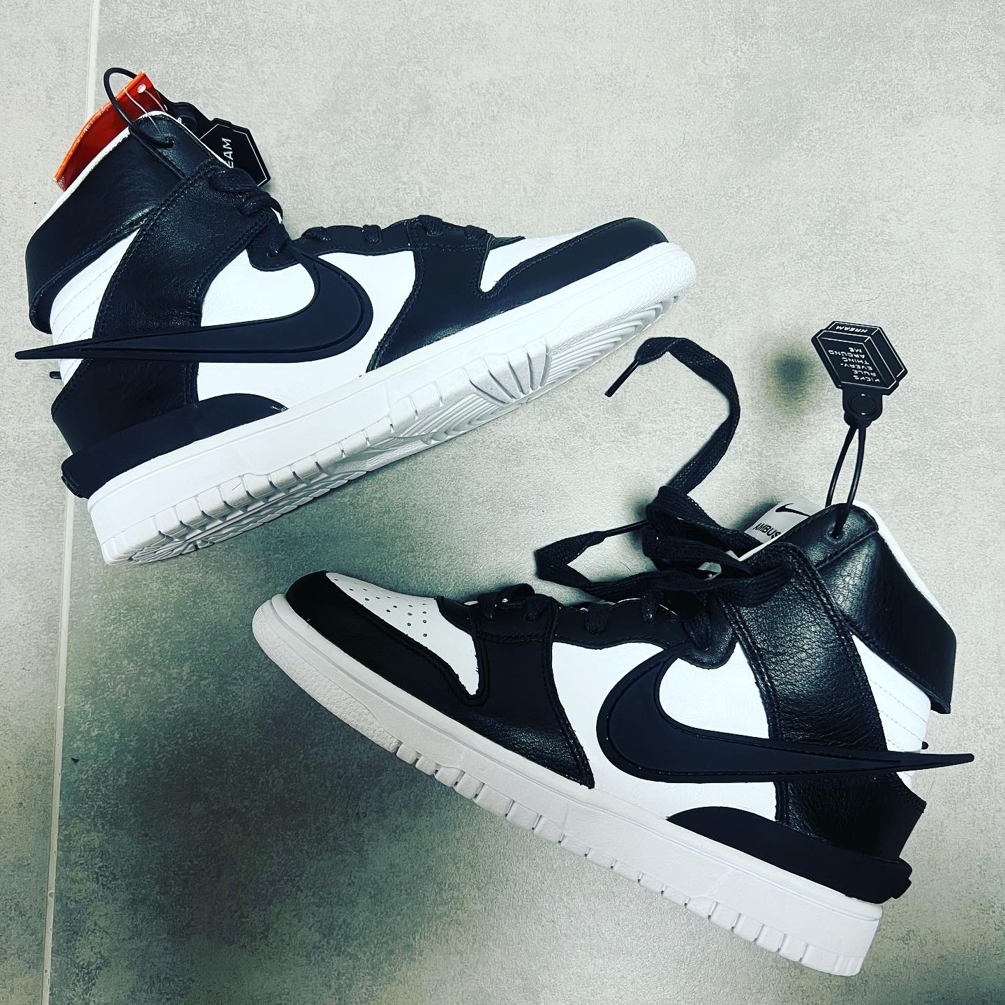 Nike x Ambush Dunk High Black 착용 스타일 - 2