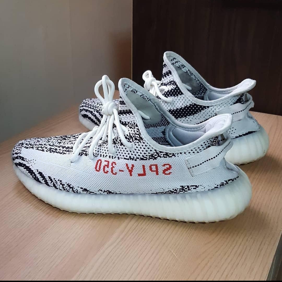 Adidas Yeezy Boost 350 V2 Zebra 2017/2019/2020 착용 스타일