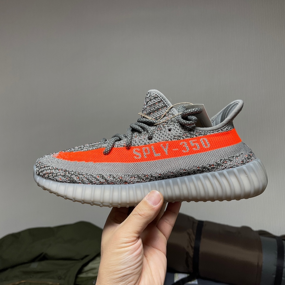 Adidas Yeezy Boost 350 V2 Beluga - Reflective 착용 스타일