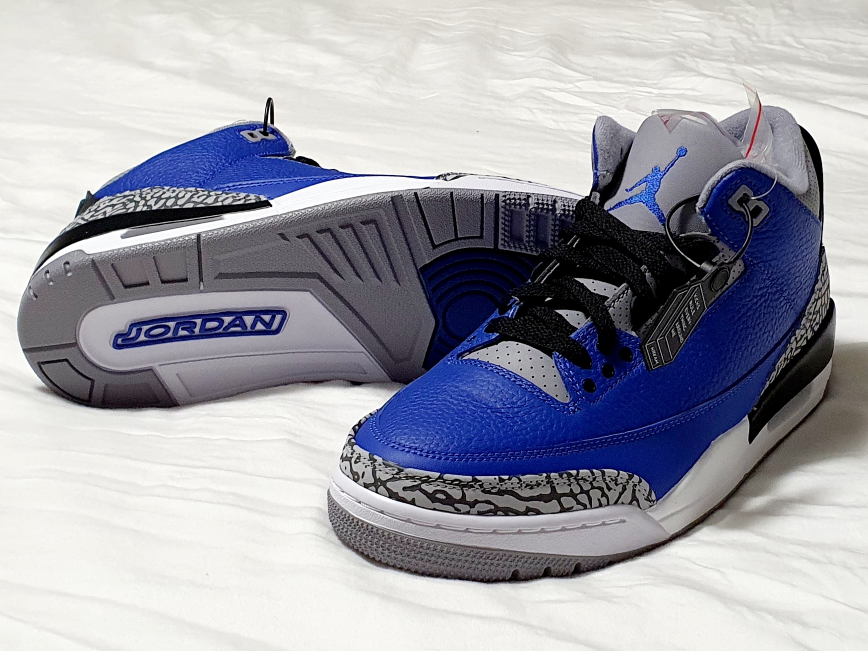 Jordan 3 Retro Varsity Royal Cement 착용 스타일 - 1