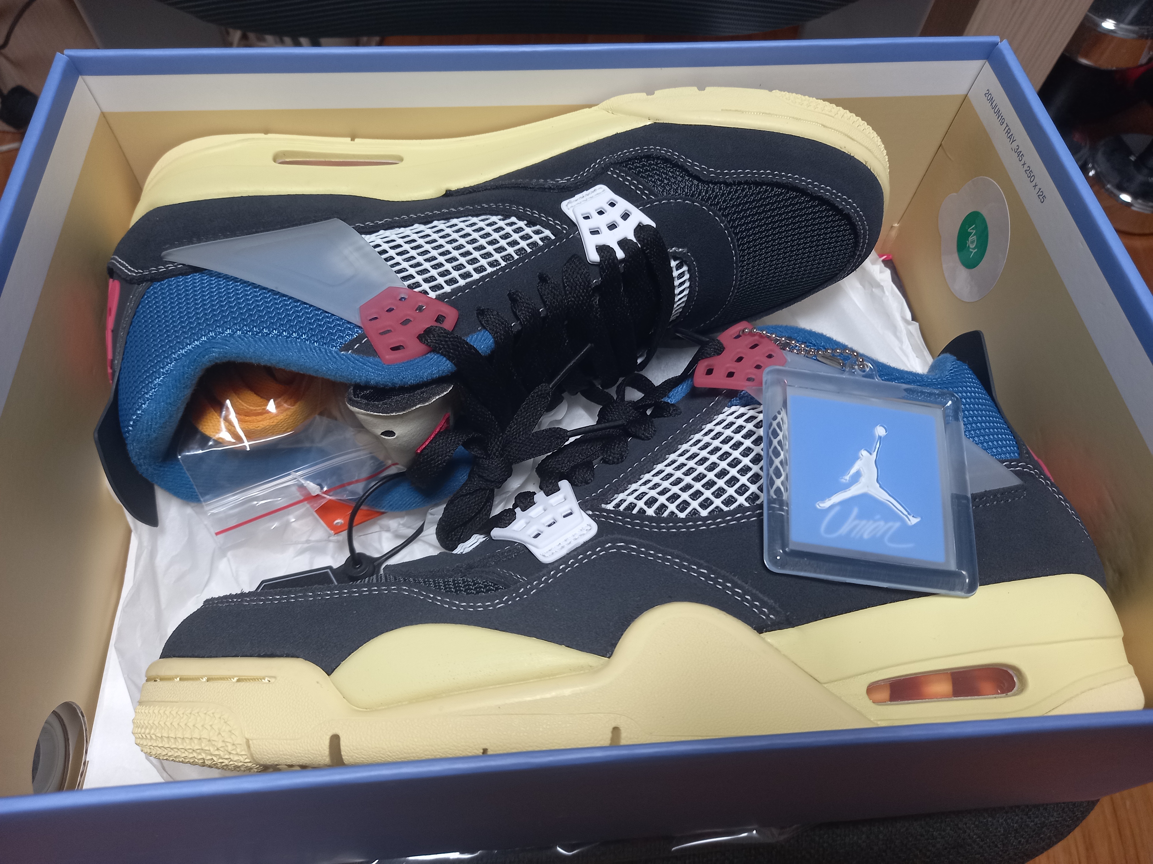 Jordan 4 x Union Retro Off Noir 착용 스타일