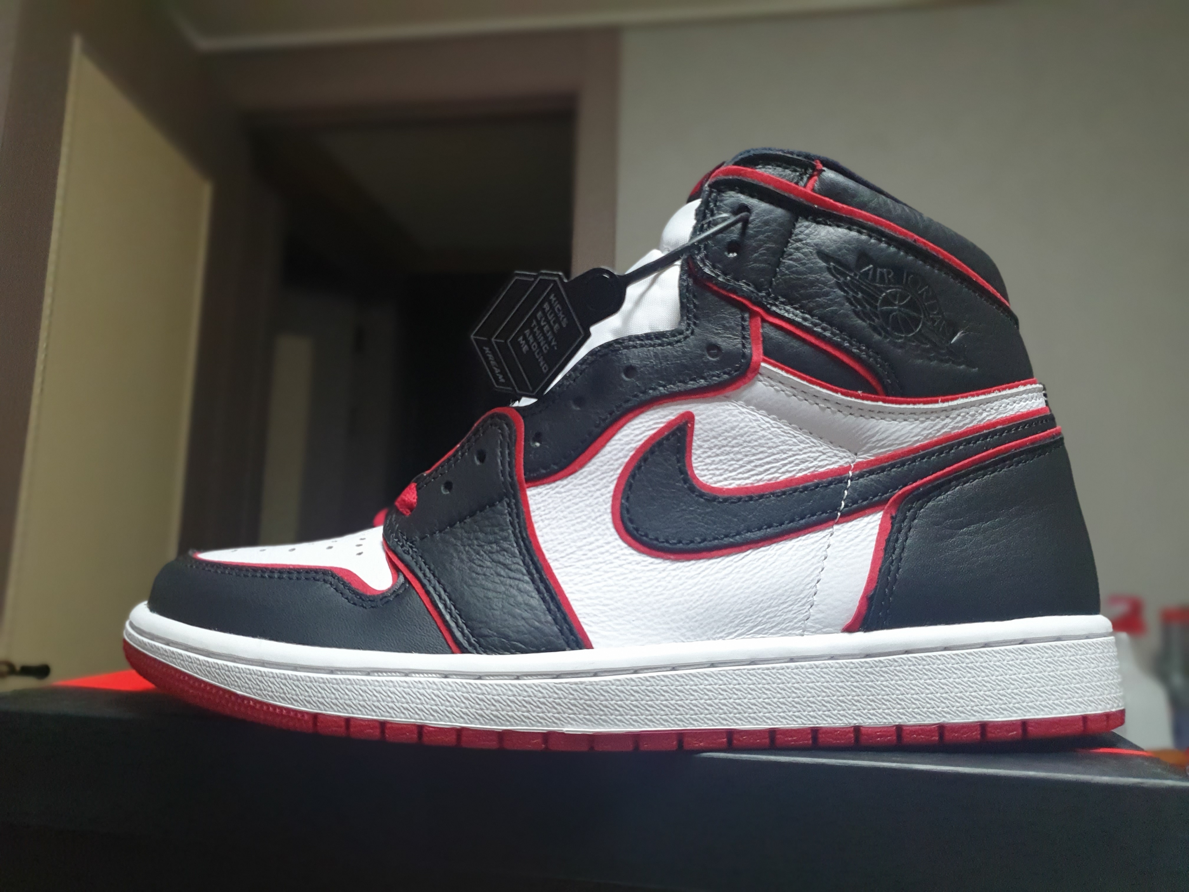 Jordan 1 Retro High OG Bloodline 착용 스타일 - 3