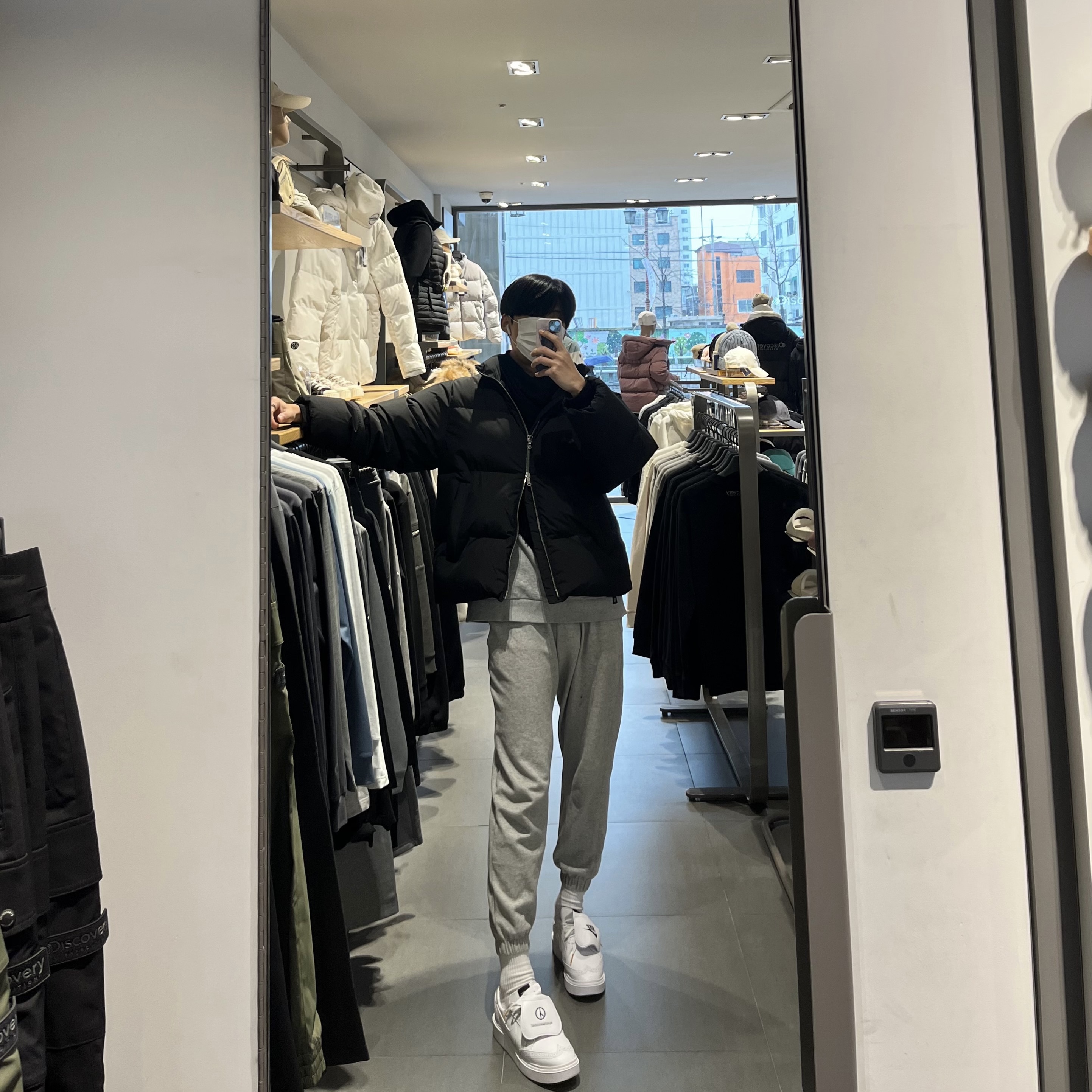 Nike x Peaceminusone Kwondo1 White 착용 스타일 - 2
