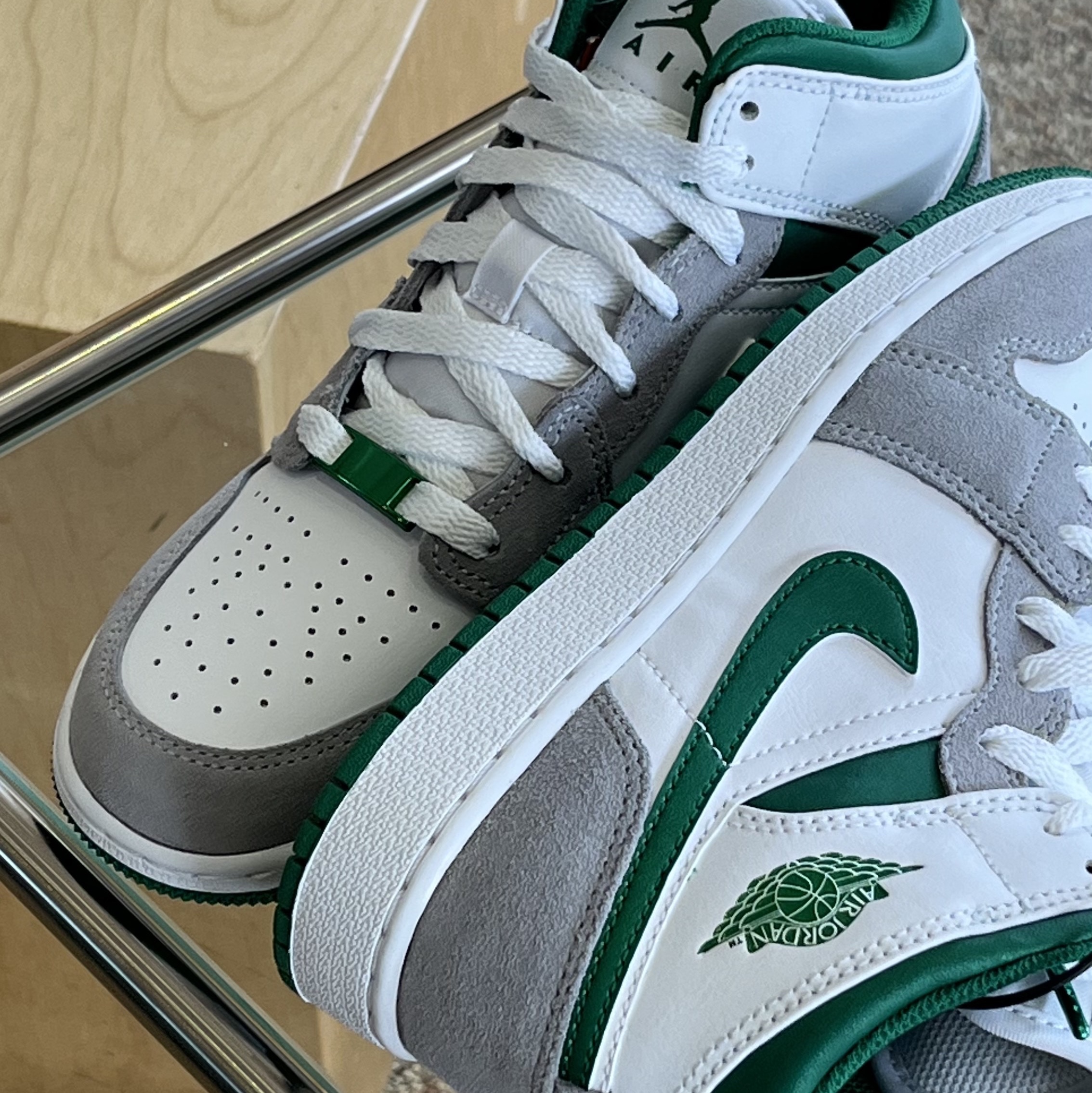 (GS) Jordan 1 Mid SE Pine Green Light Smoke Grey 착용 스타일