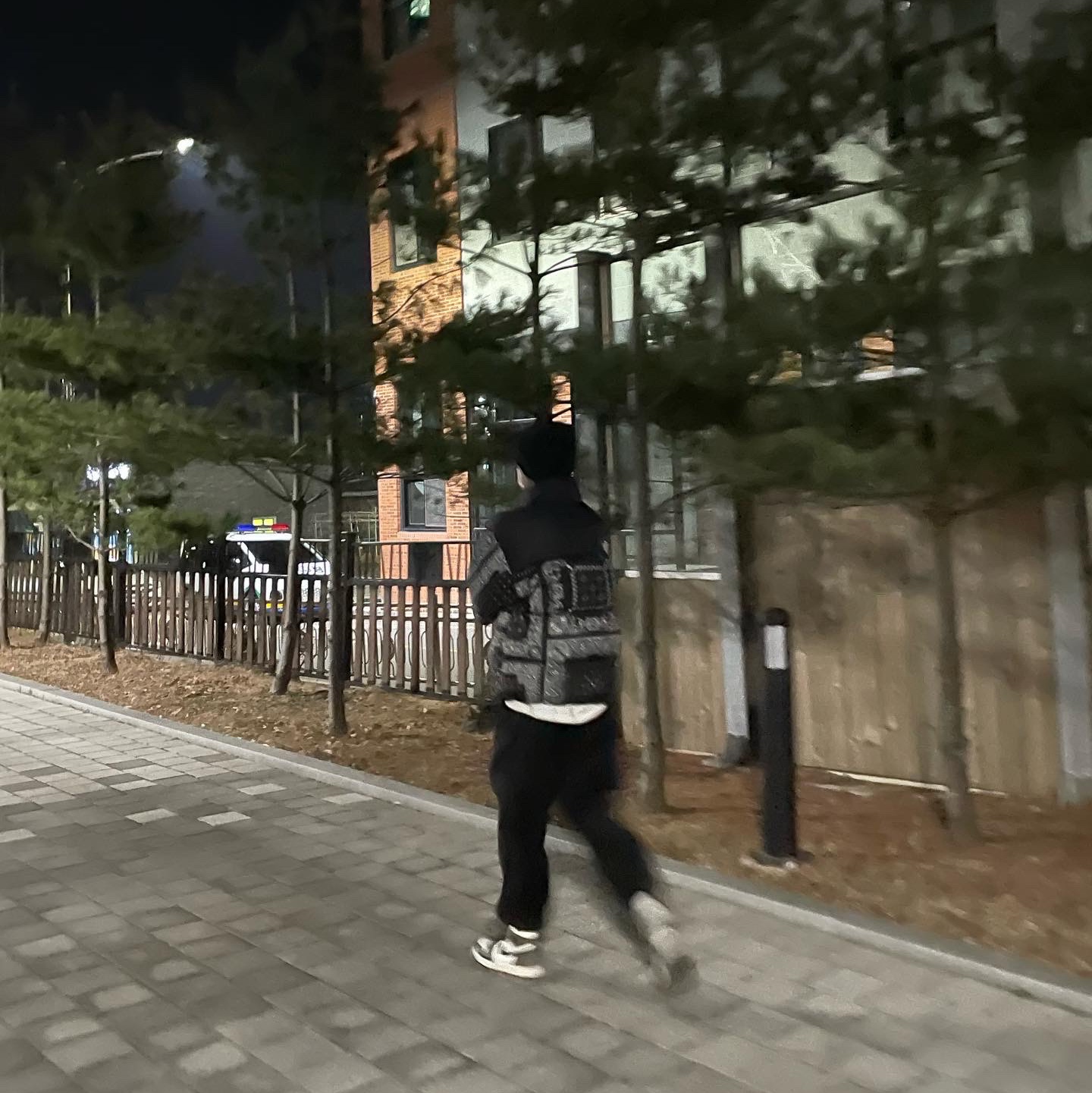 Jordan 1 Retro High OG Black Mocha, The North Face 1996 Novelty Nuptse Jacket Real Black - 21FW 착용 스타일 - 3