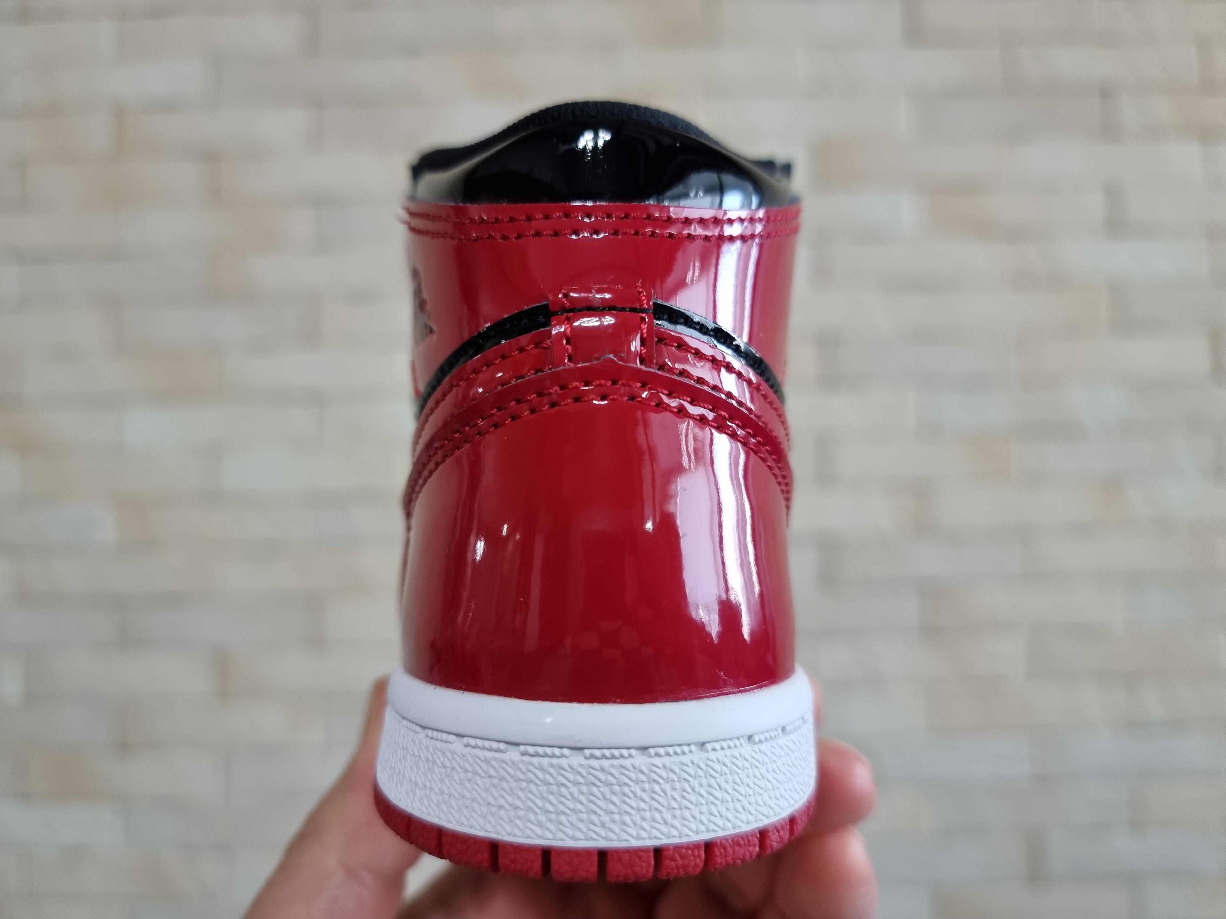 (TD) Jordan 1 Retro High OG Patent Bred 착용 스타일 - 4