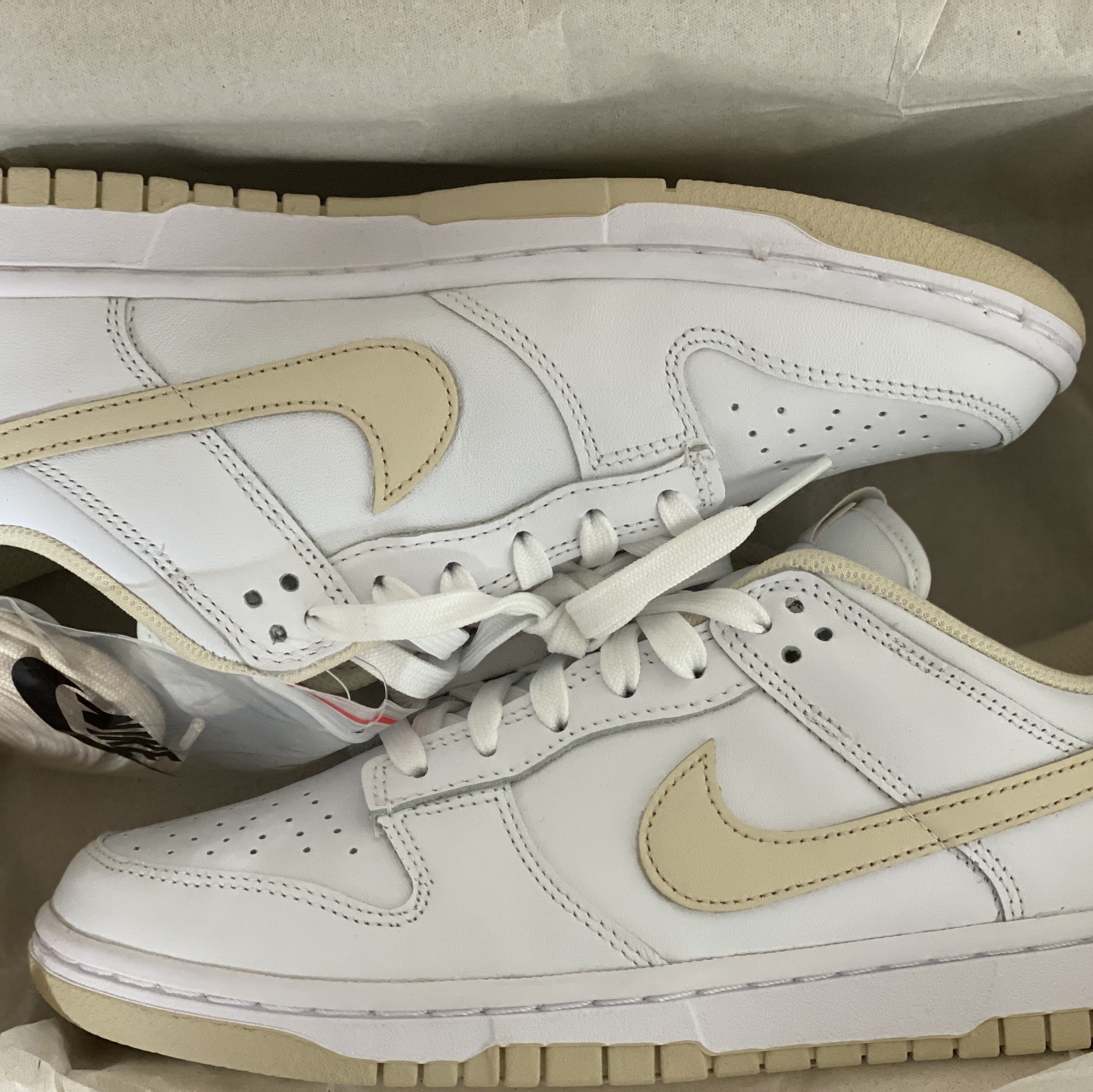 (W) Nike Dunk Low Pearl White 착용 스타일