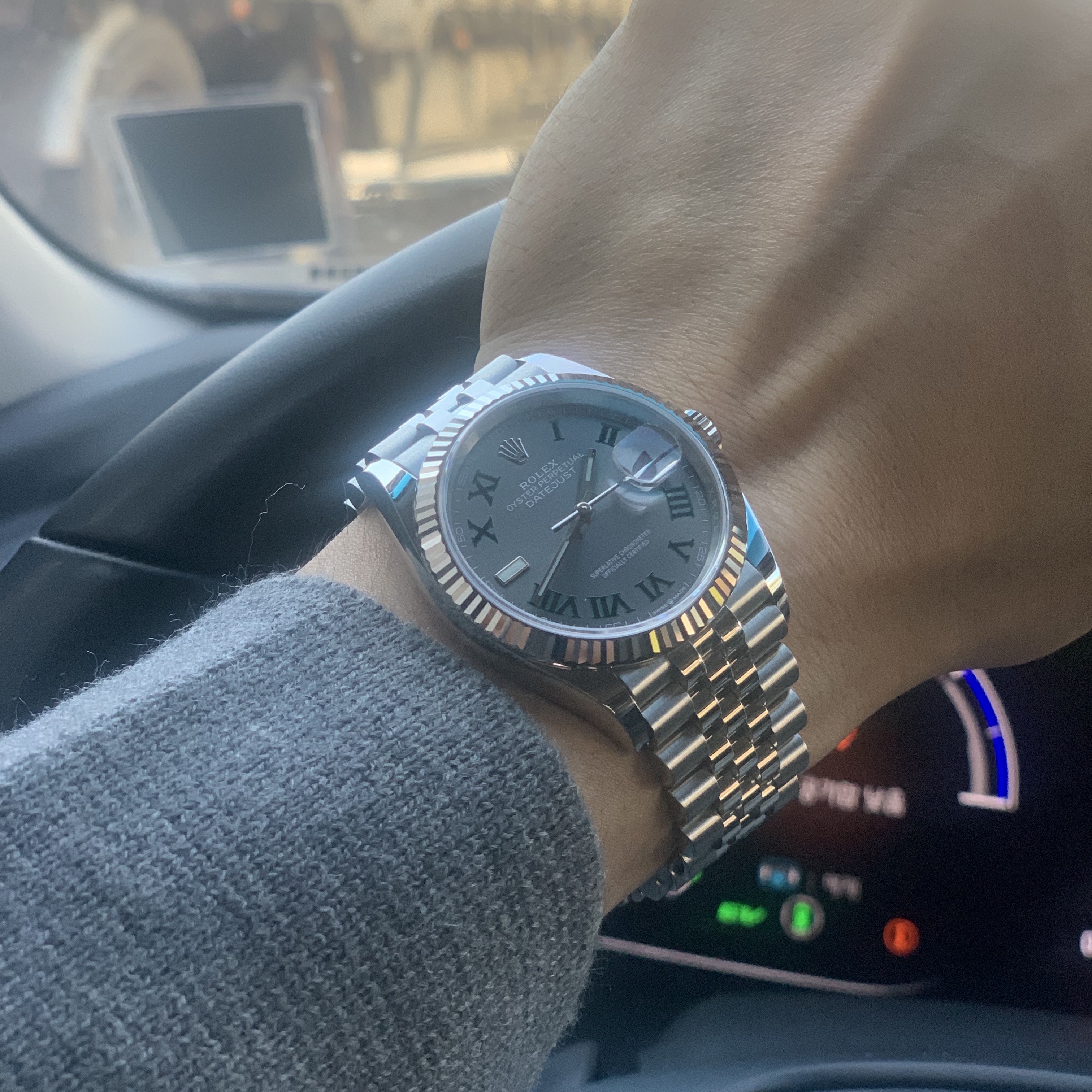 Rolex Datejust 36mm 126234 Slate Roman Jubilee 착용 스타일