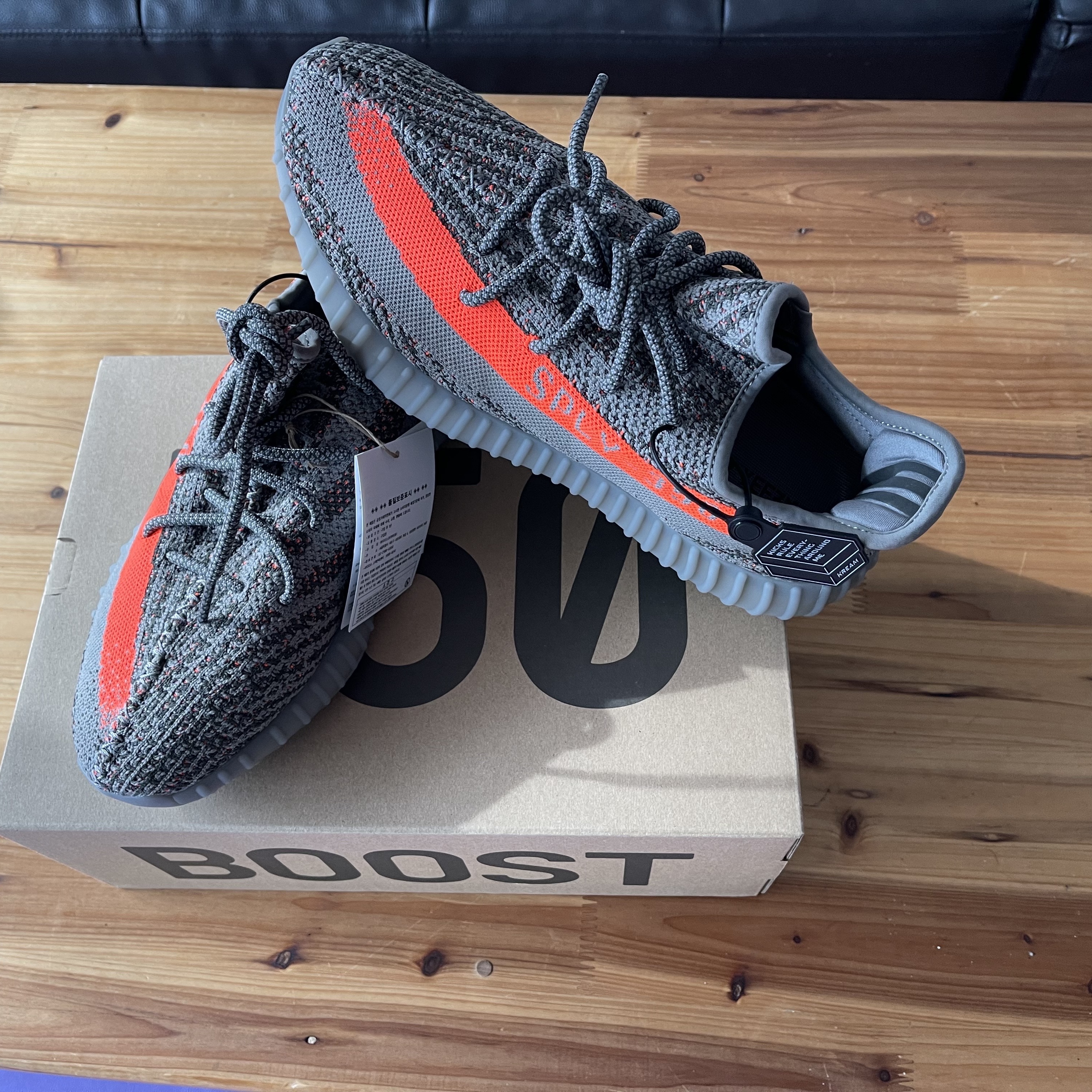 Adidas Yeezy Boost 350 V2 Beluga - Reflective 착용 스타일 - 1
