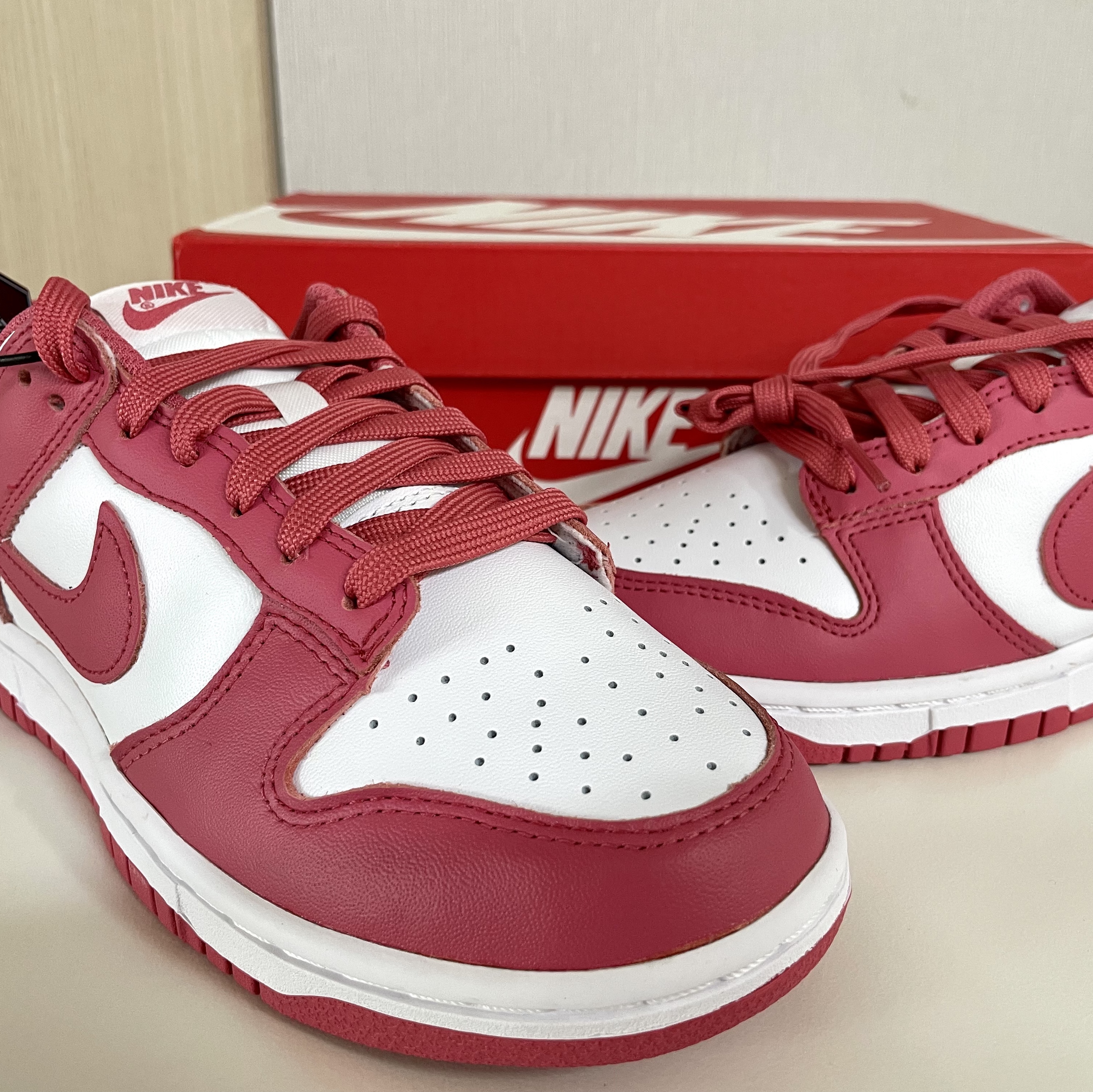 (W) Nike Dunk Low Archeo Pink 착용 스타일