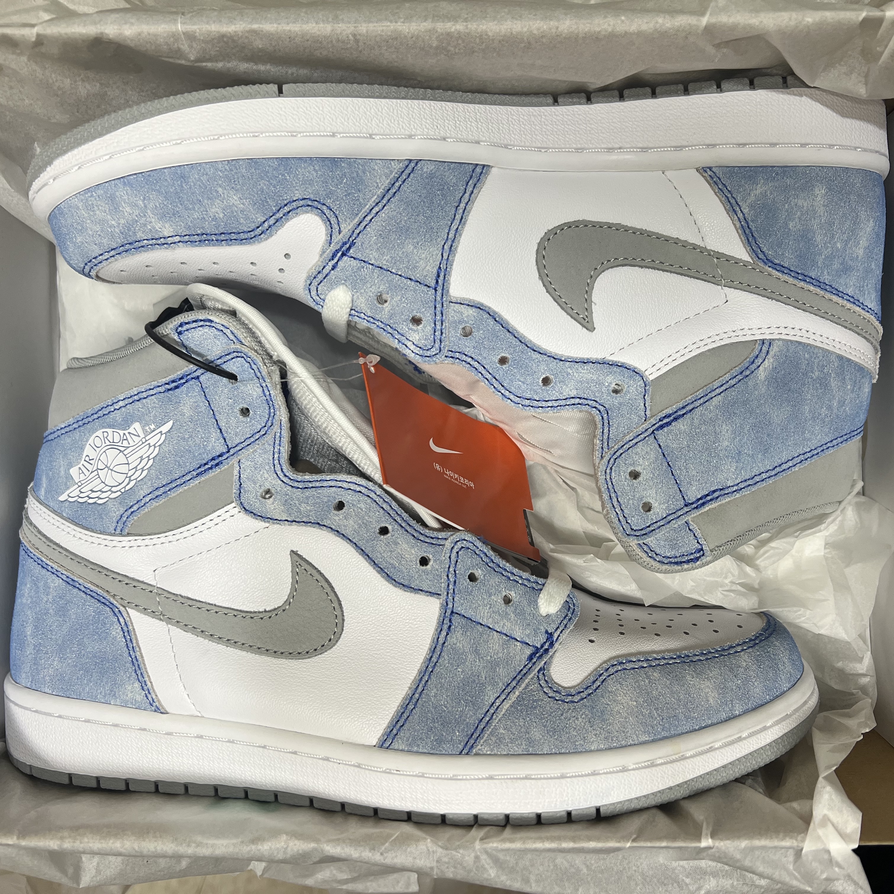 Jordan 1 Retro High OG Hyper Royal 착용 스타일 - 3