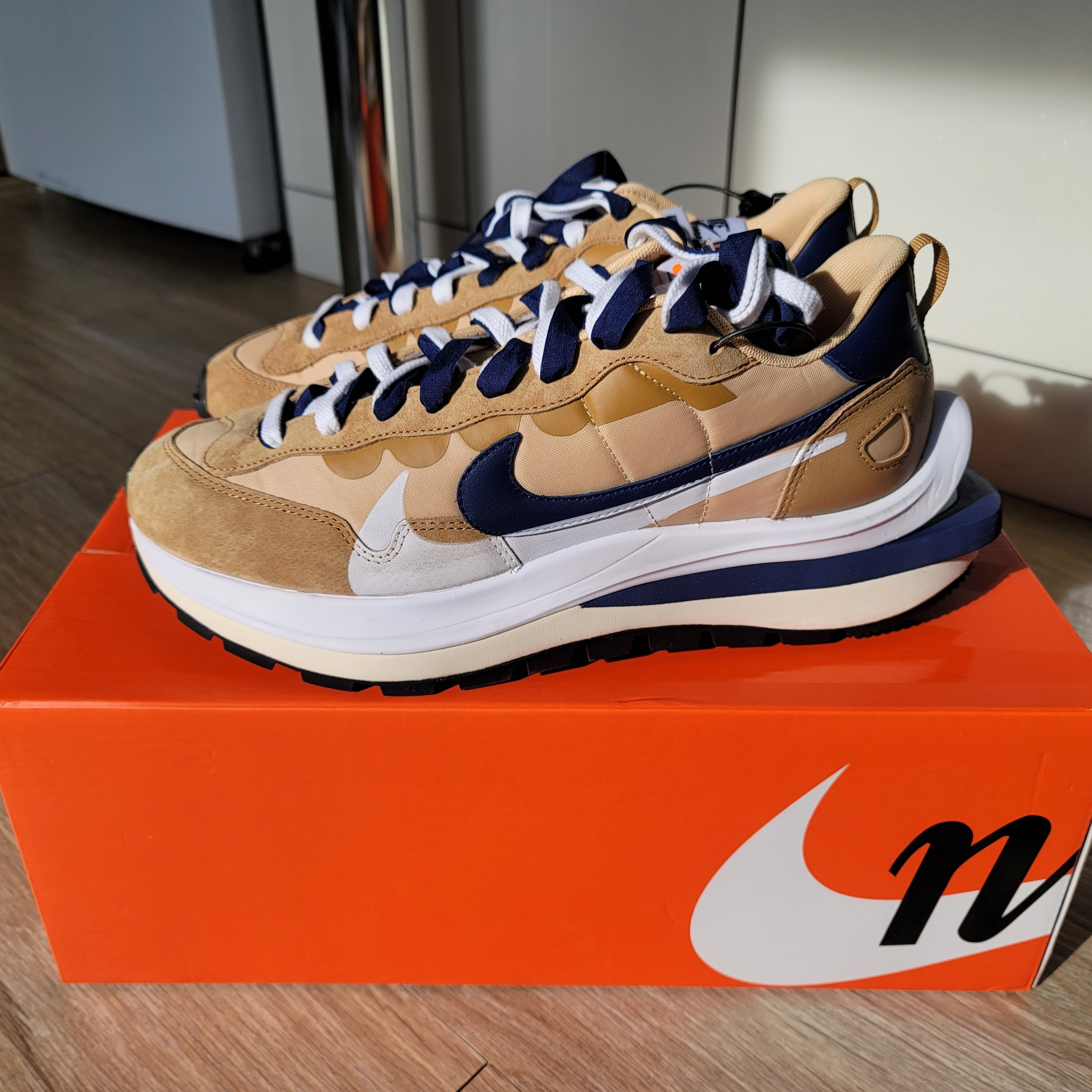 Nike x Sacai VaporWaffle Sesame and Blue Void 착용 스타일 - 1