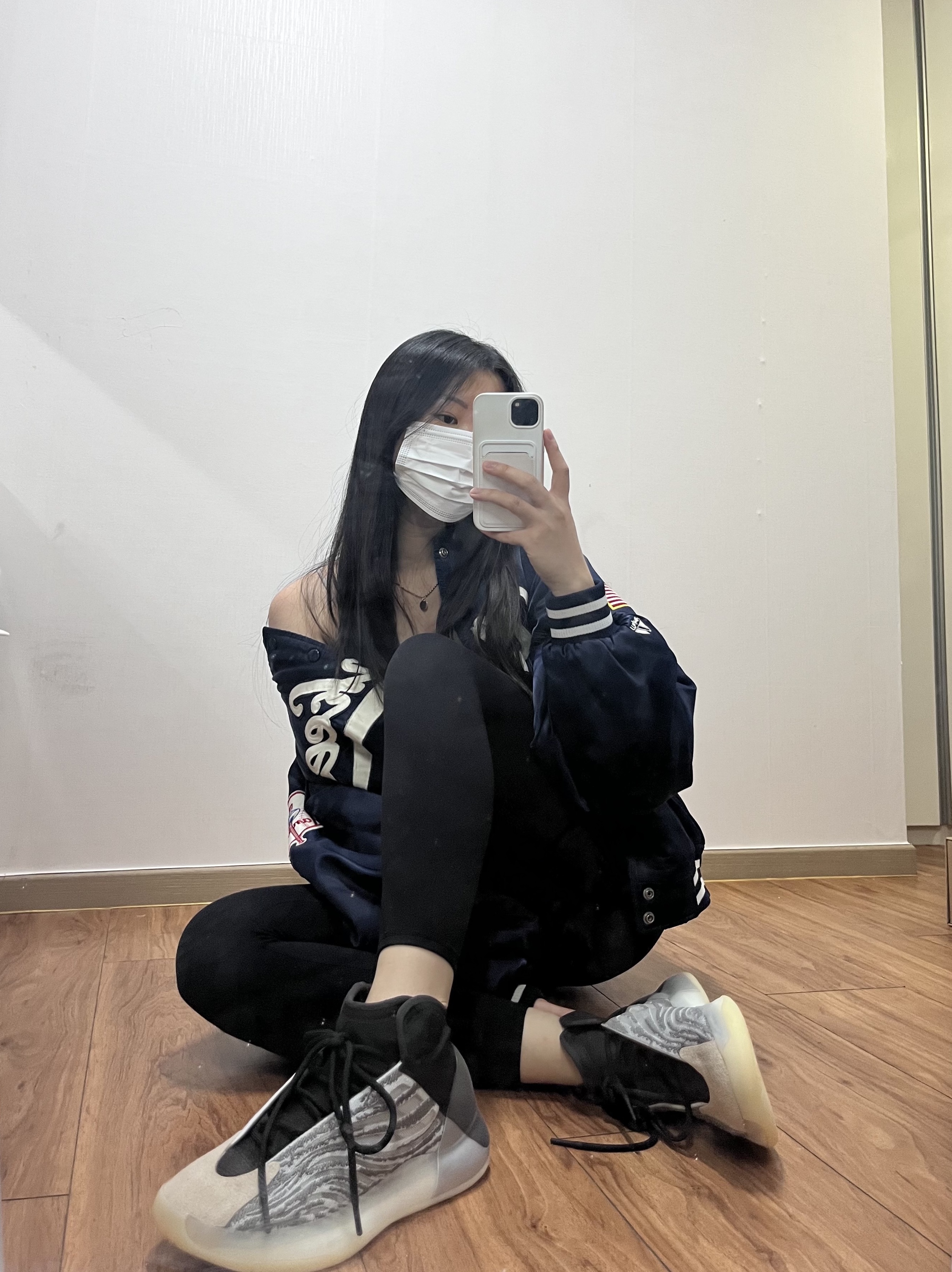 Adidas Yeezy QNTM Lifestyle 착용 스타일 - 3