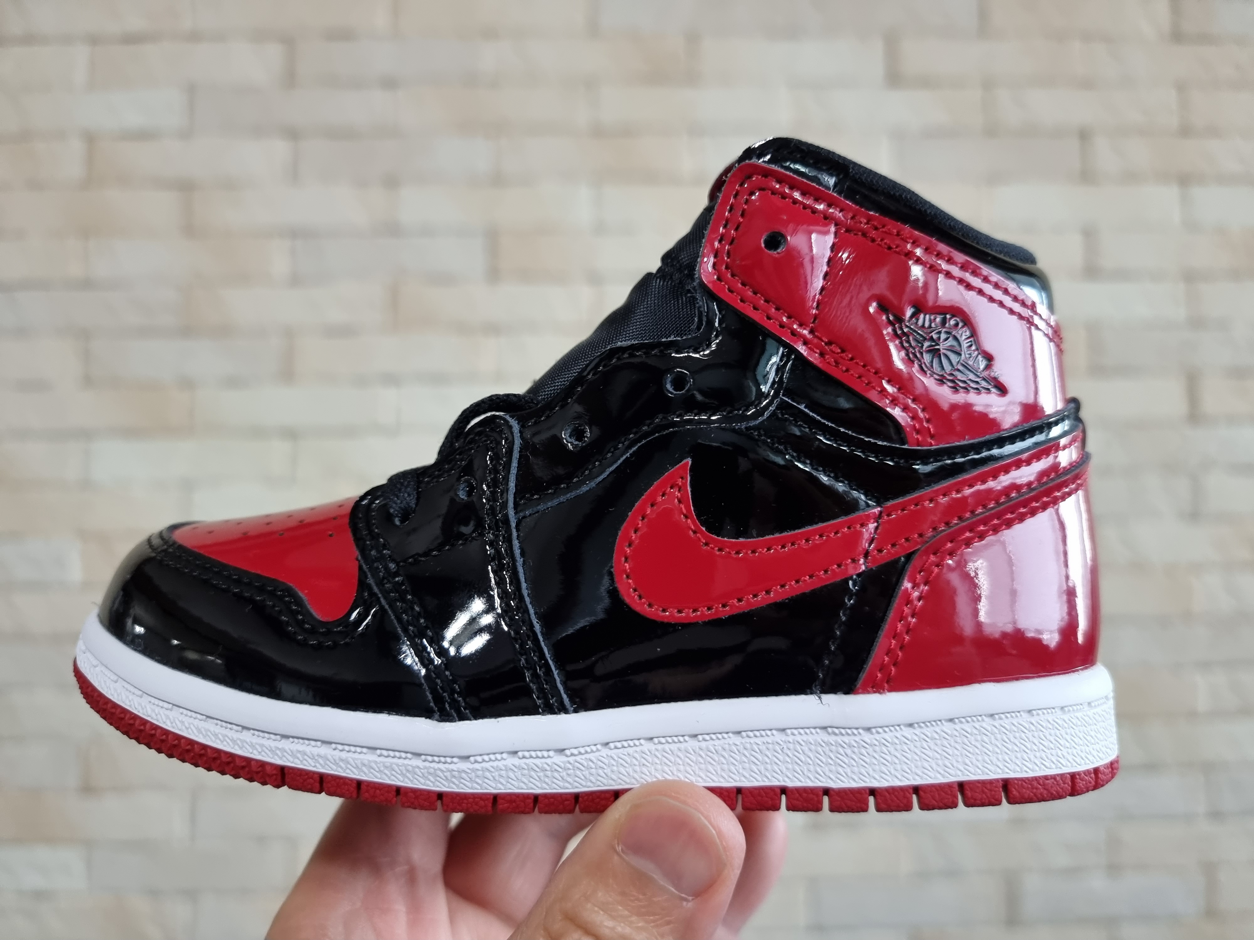 (TD) Jordan 1 Retro High OG Patent Bred 착용 스타일 - 3