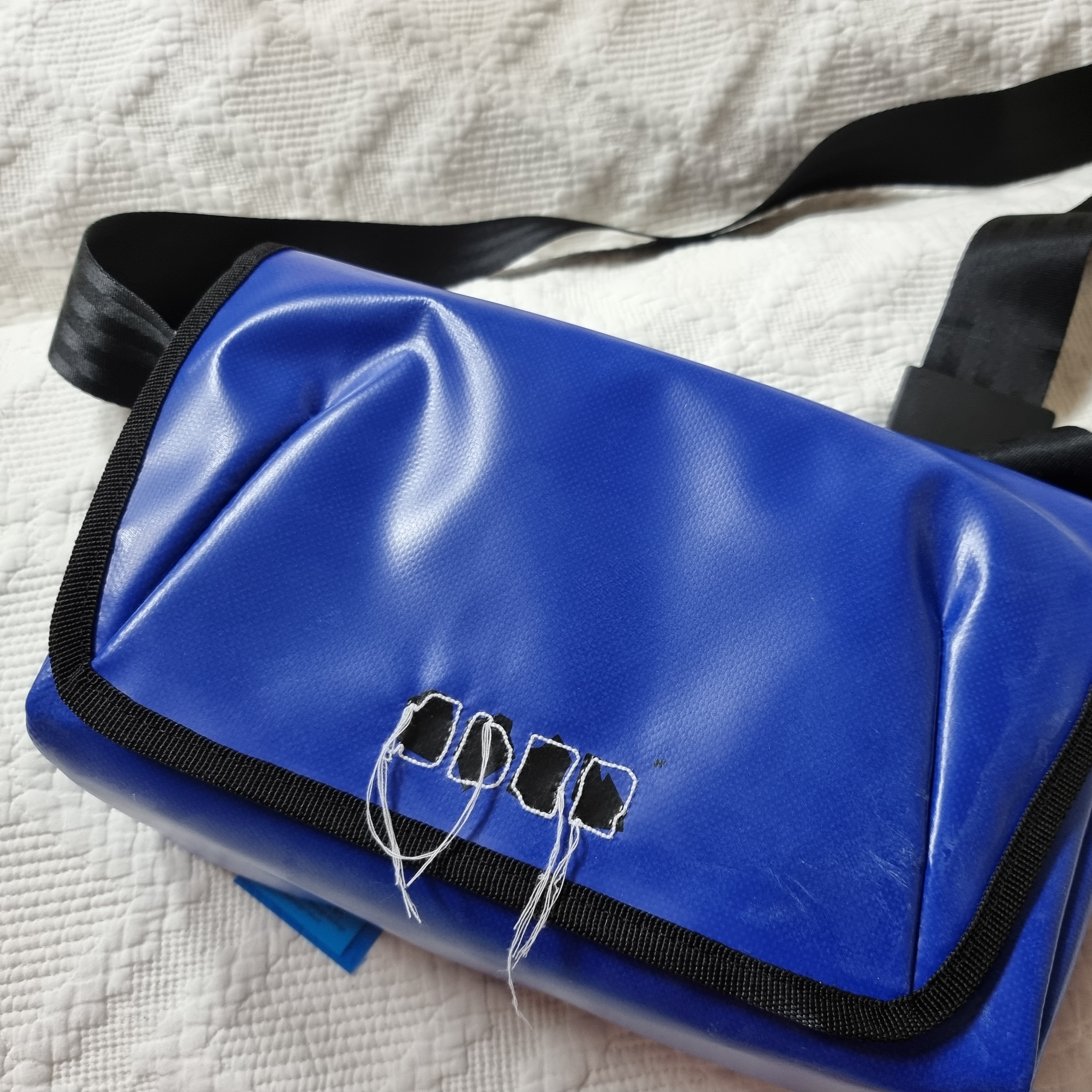 Ader Error Trace Admore Crossbody Bag Blue - 21FW 착용 스타일 - 3