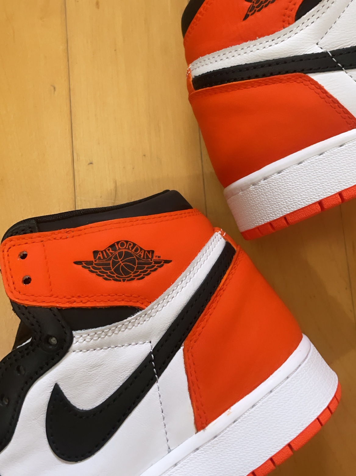 (GS) Jordan 1 Retro High OG Electro Orange 착용 스타일 - 2