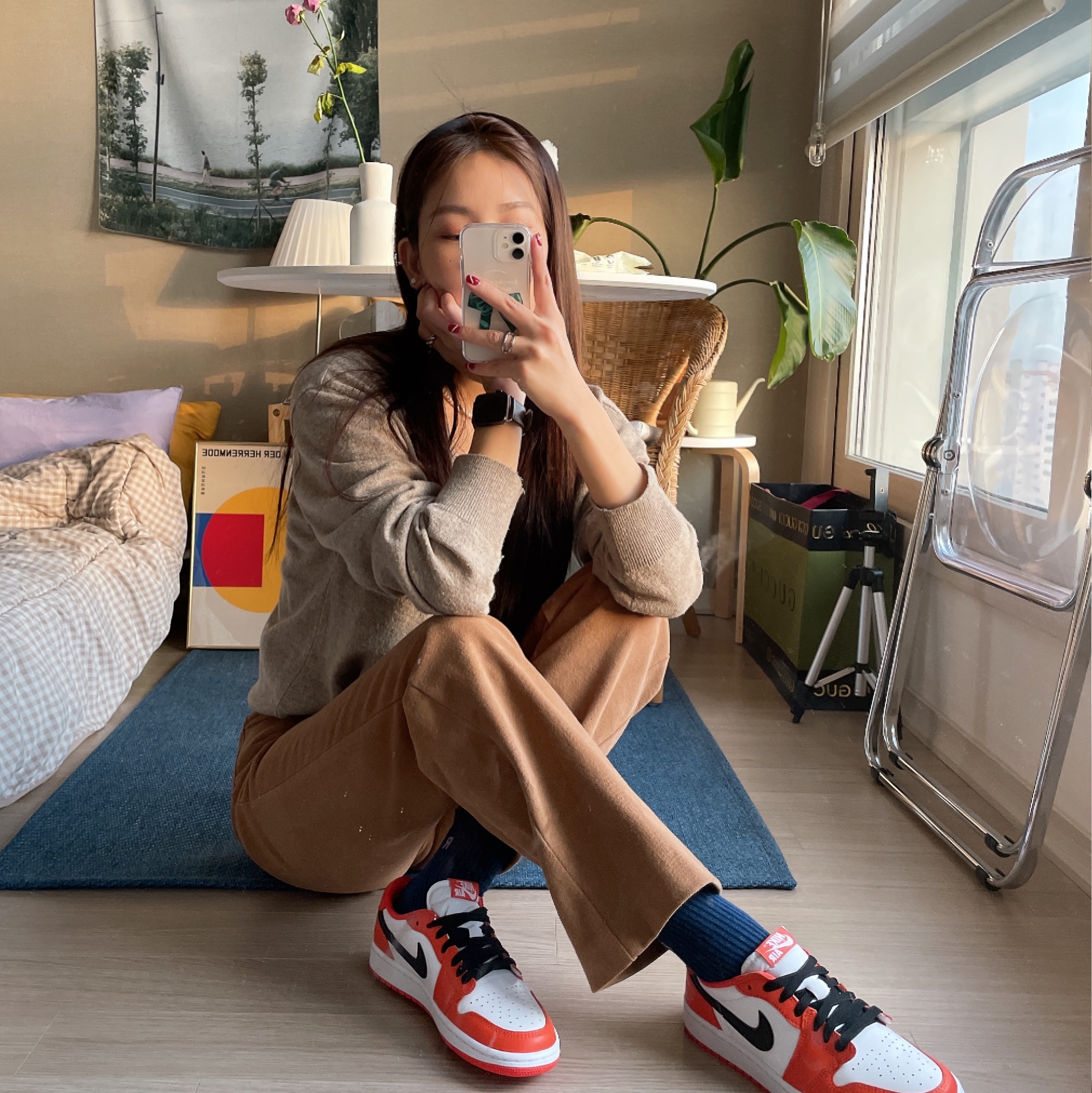 (W) Jordan 1 Low OG Starfish, Acne Studios Canada Narrow New Wool Muffler Grey Melange 착용 스타일 - 1