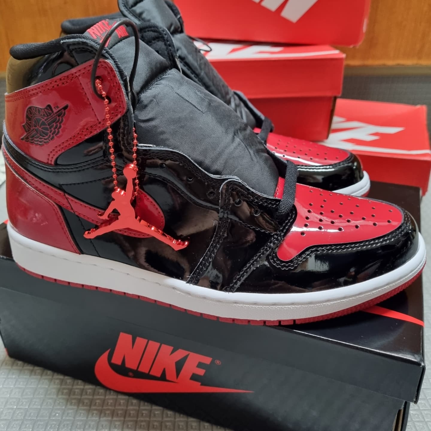 Jordan 1 Retro High OG Patent Bred 착용 스타일 - 2